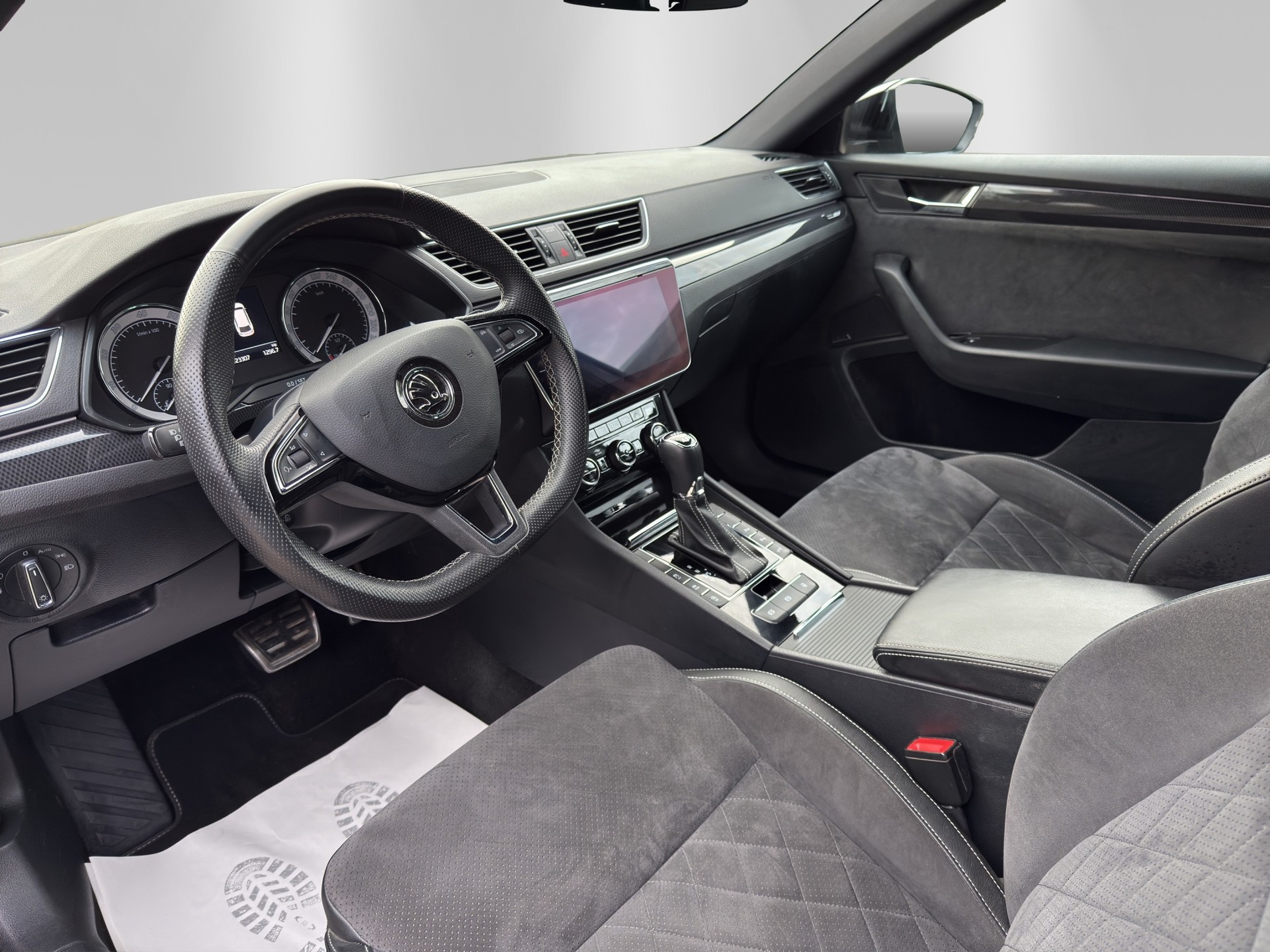 SKODA Superb Combi 2.0 TSI SportLine+ DSG 4x4-image-7