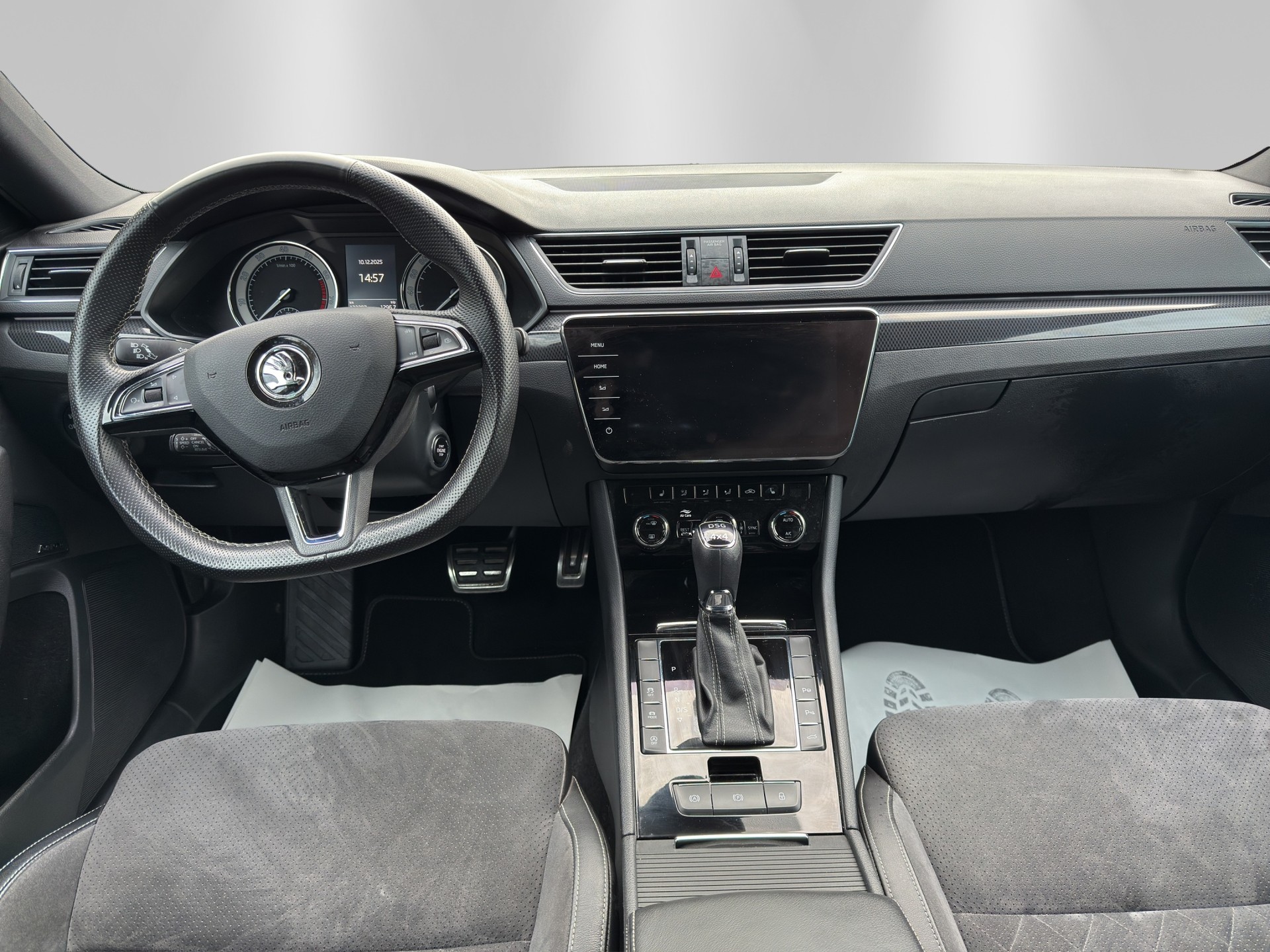 SKODA Superb Combi 2.0 TSI SportLine+ DSG 4x4-image-9