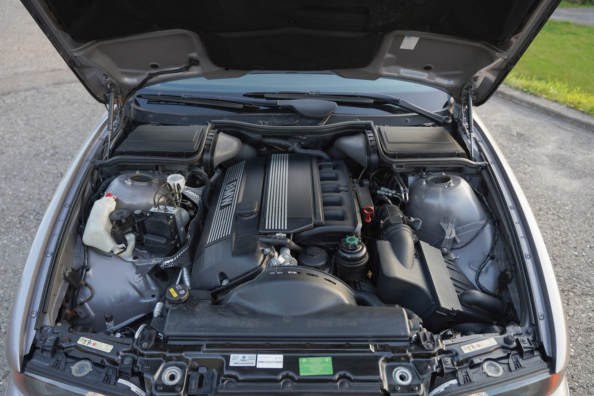 BMW 523i 24V ABS dAiB-image-5