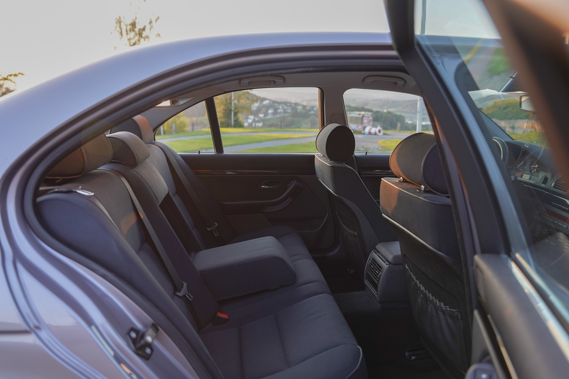 BMW 523i 24V ABS dAiB-image-4