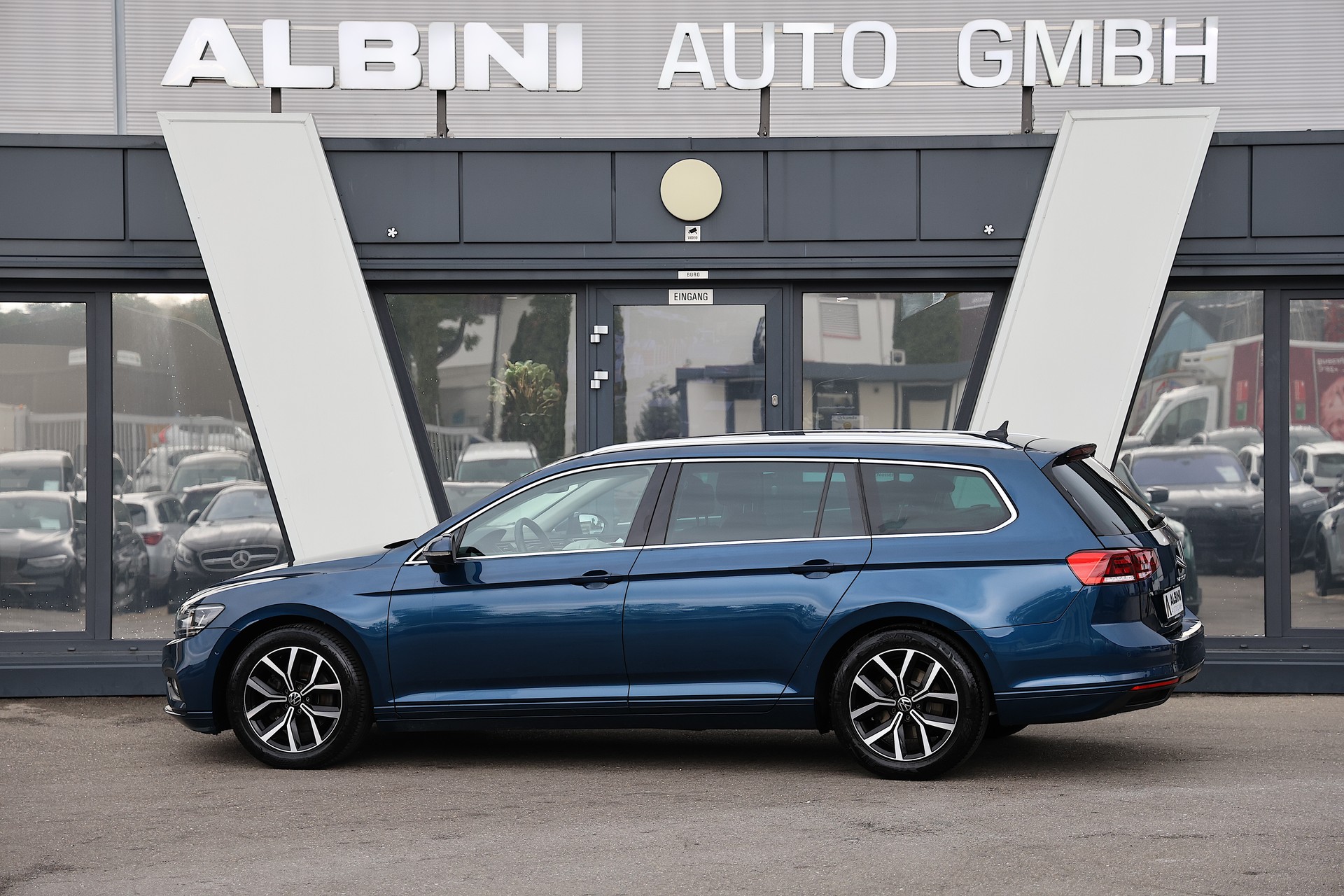 VW Passat Variant 2.0 TDI 150 Business DSG-image-3