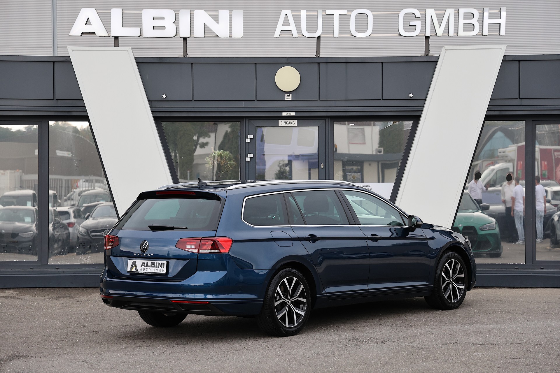 VW Passat Variant 2.0 TDI 150 Business DSG-image-2