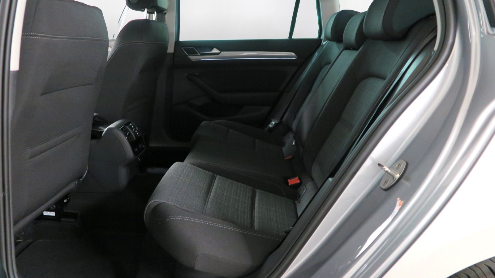VW Passat Variant 1.5 TSI EVO Business DSG-image-10