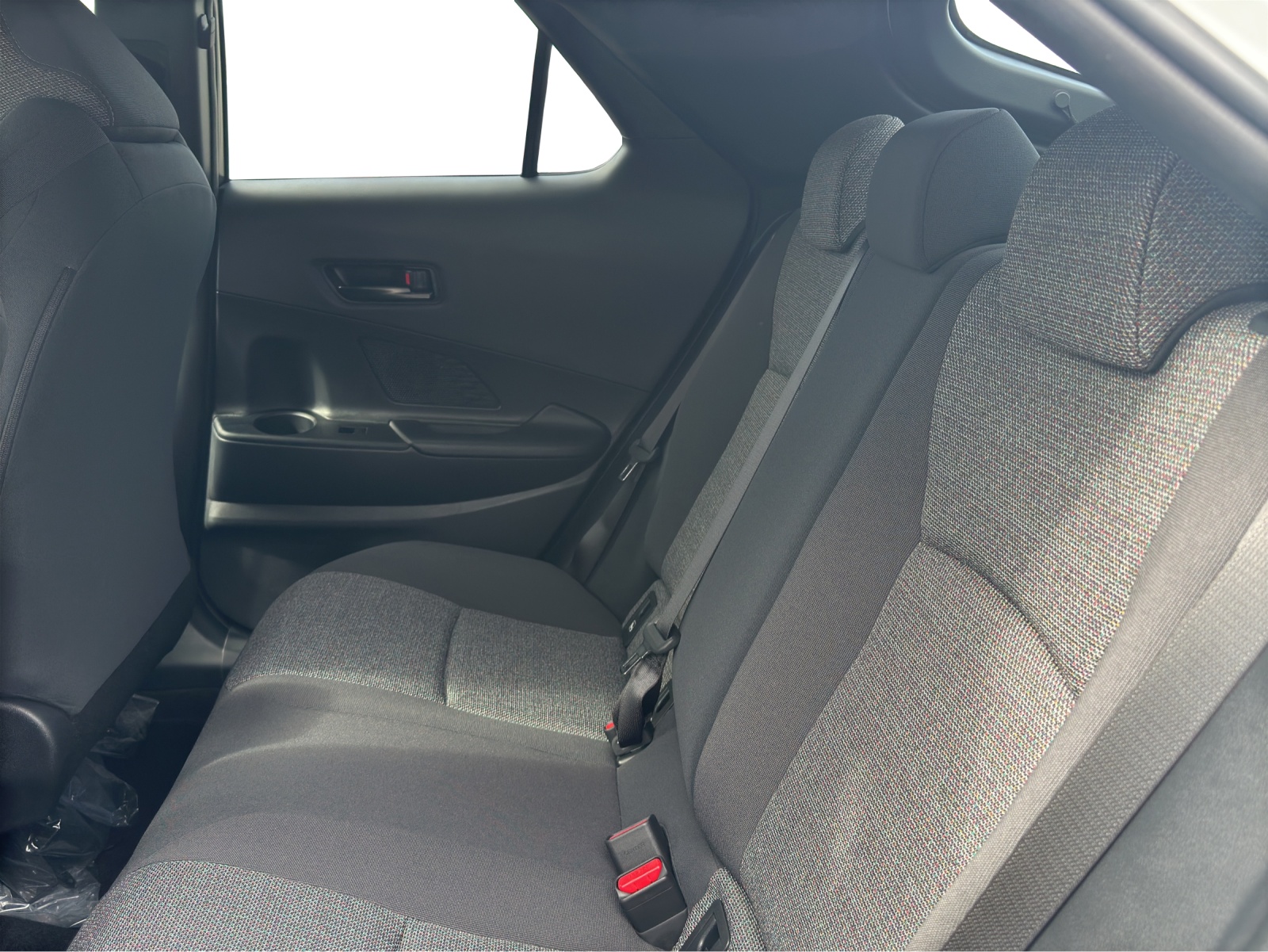 TOYOTA C-HR 2.0 HEV Swiss Edition 4x4-image-8