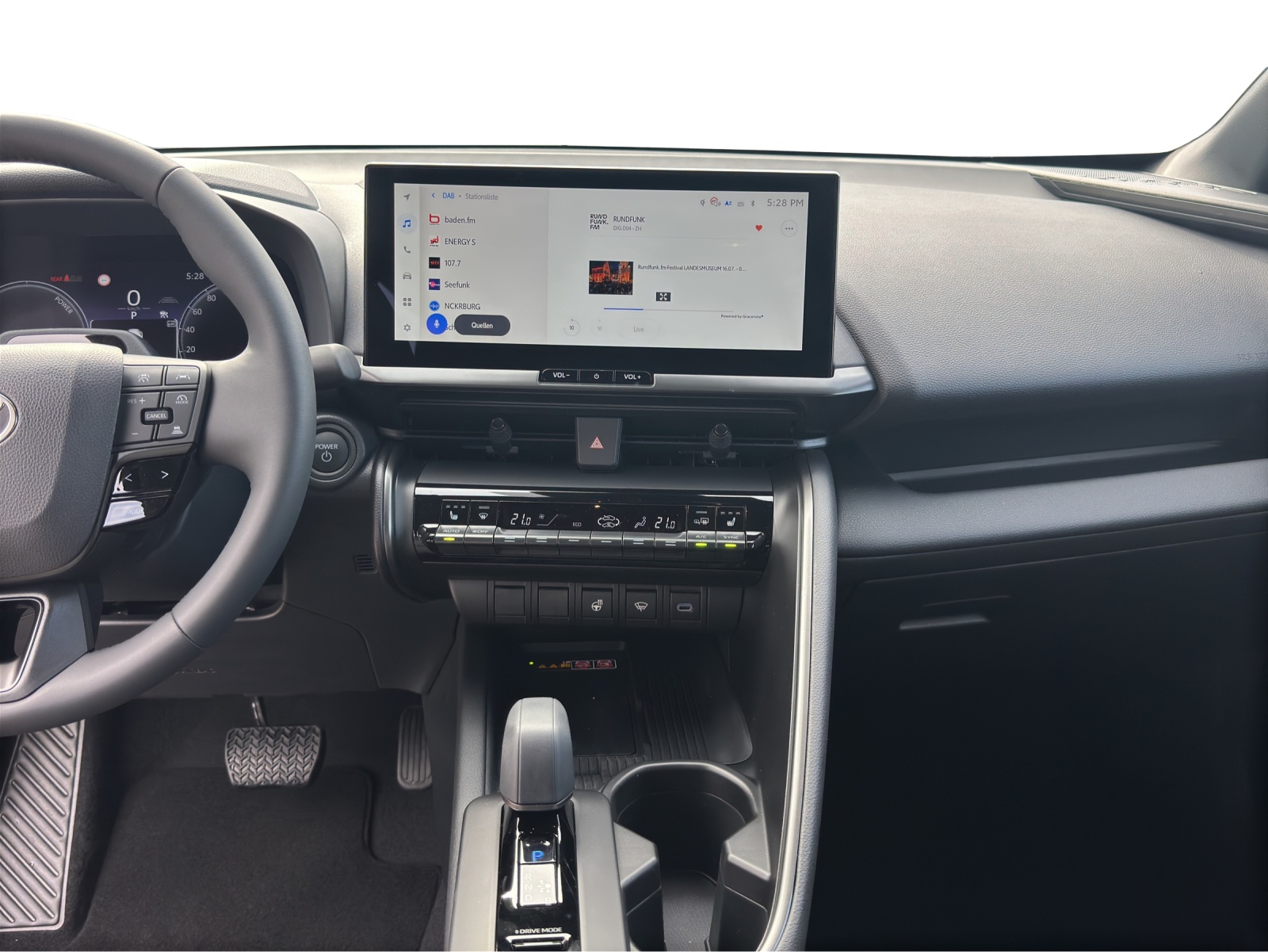TOYOTA C-HR 2.0 HEV Swiss Edition 4x4-image-6