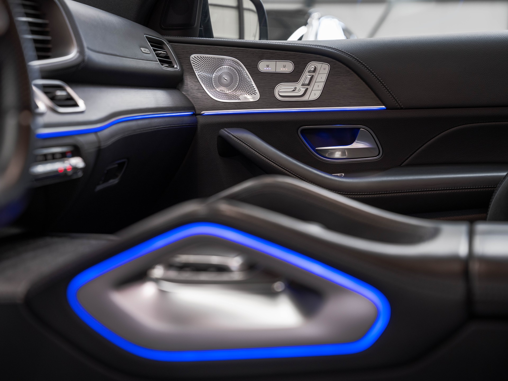 MERCEDES-BENZ GLE Coupé 53 AMG Premium Plus 4Matic+ Speedshift-image-19