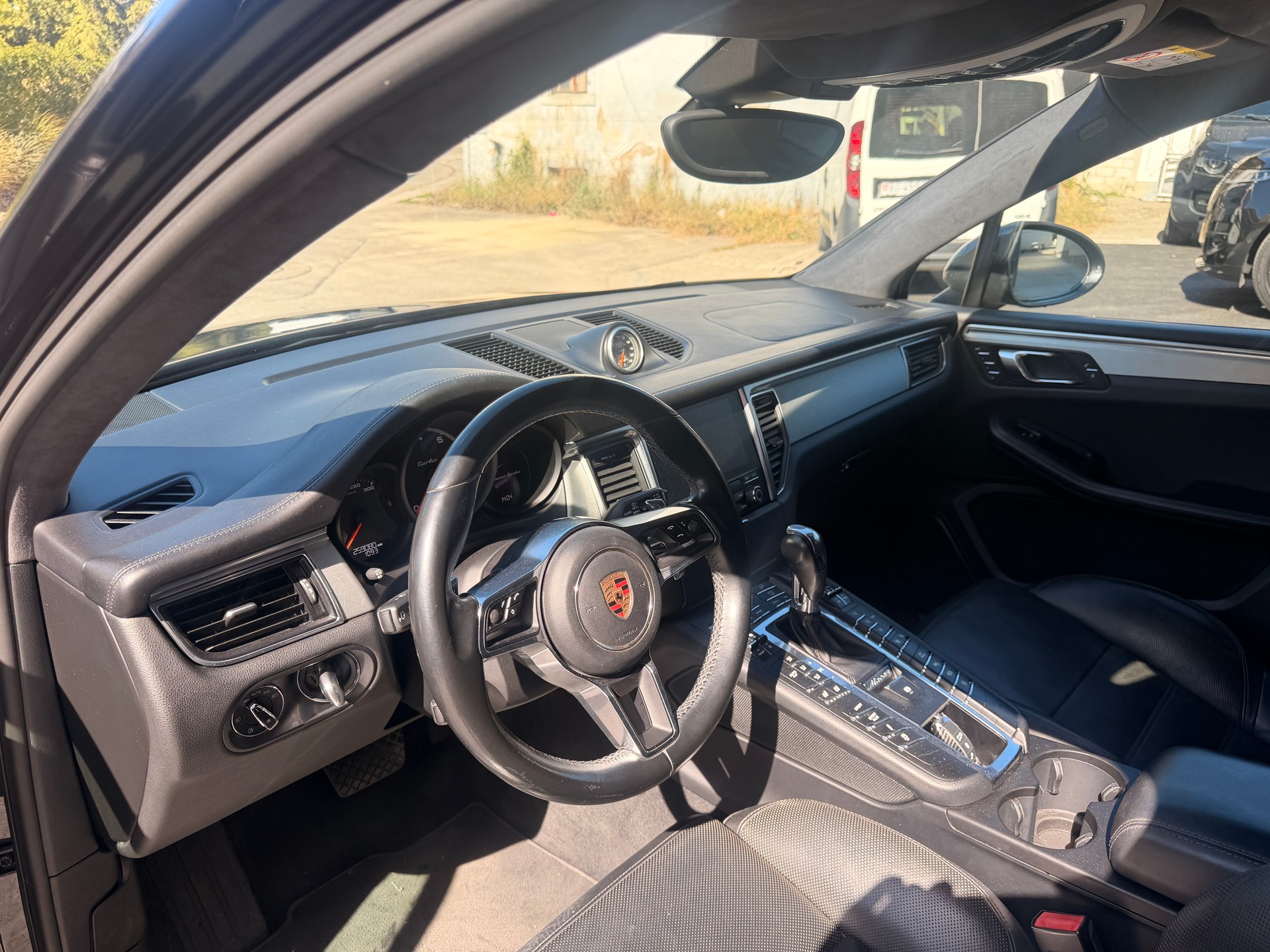 PORSCHE Macan Turbo PDK-image-7