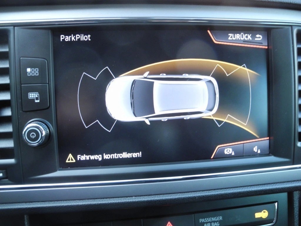 SEAT Leon ST 1.6 TDI CR Style 4Drive ** CH-Fahrzeug ** Gr-Navi ** Tempomat ** Abstandsregelsysteme ** PDC ** Frisch Ab MFK & Service-image-7