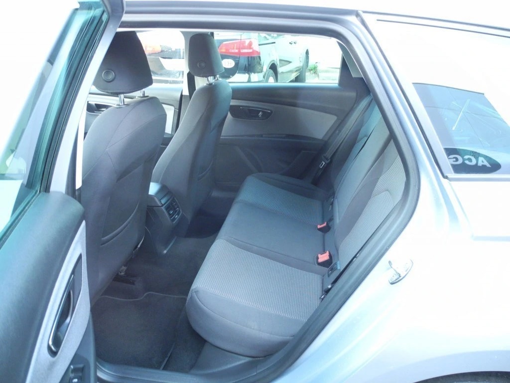 SEAT Leon ST 1.6 TDI CR Style 4Drive ** CH-Fahrzeug ** Gr-Navi ** Tempomat ** Abstandsregelsysteme ** PDC ** Frisch Ab MFK & Service-image-10