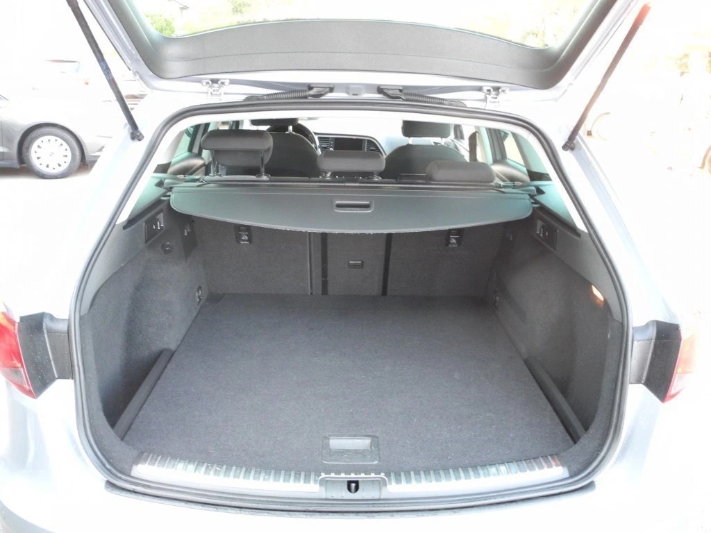 SEAT Leon ST 1.6 TDI CR Style 4Drive ** CH-Fahrzeug ** Gr-Navi ** Tempomat ** Abstandsregelsysteme ** PDC ** Frisch Ab MFK & Service-image-6