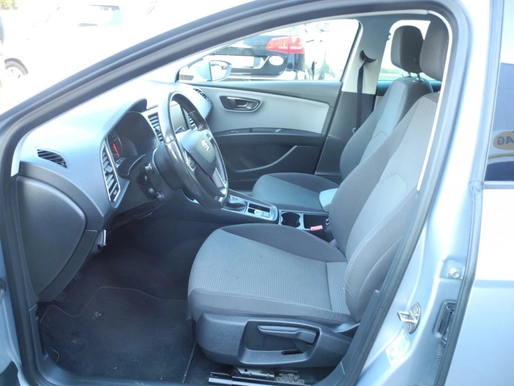 SEAT Leon ST 1.6 TDI CR Style 4Drive ** CH-Fahrzeug ** Gr-Navi ** Tempomat ** Abstandsregelsysteme ** PDC ** Frisch Ab MFK & Service-image-9