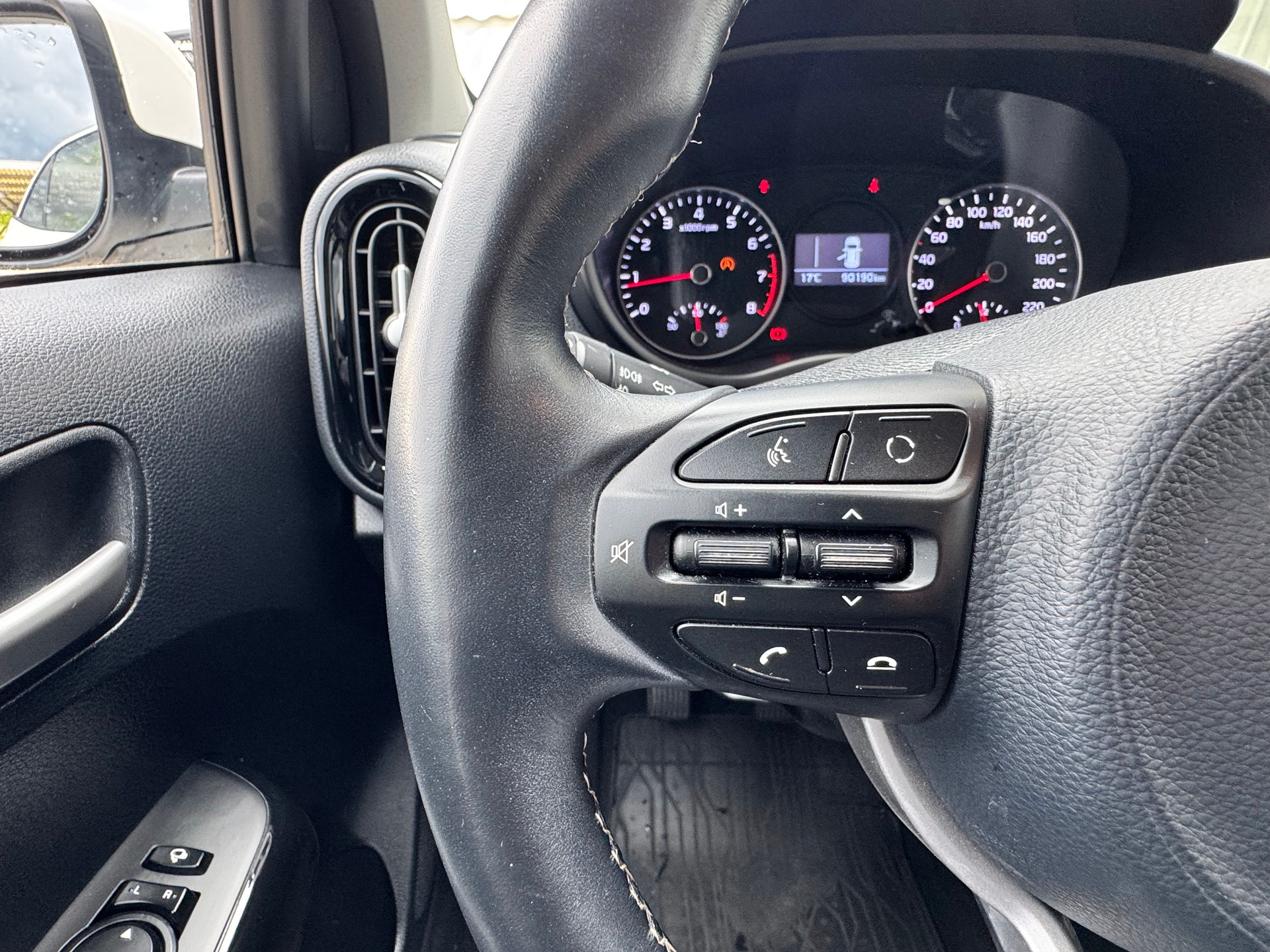 KIA Picanto 1.2 CVVT Swiss City Line+Navigation+Rückfahrkamera+Bluetooth+14"Alu+8-fach+Tempomat+Sitz-/Lenkradheizung+-image-15