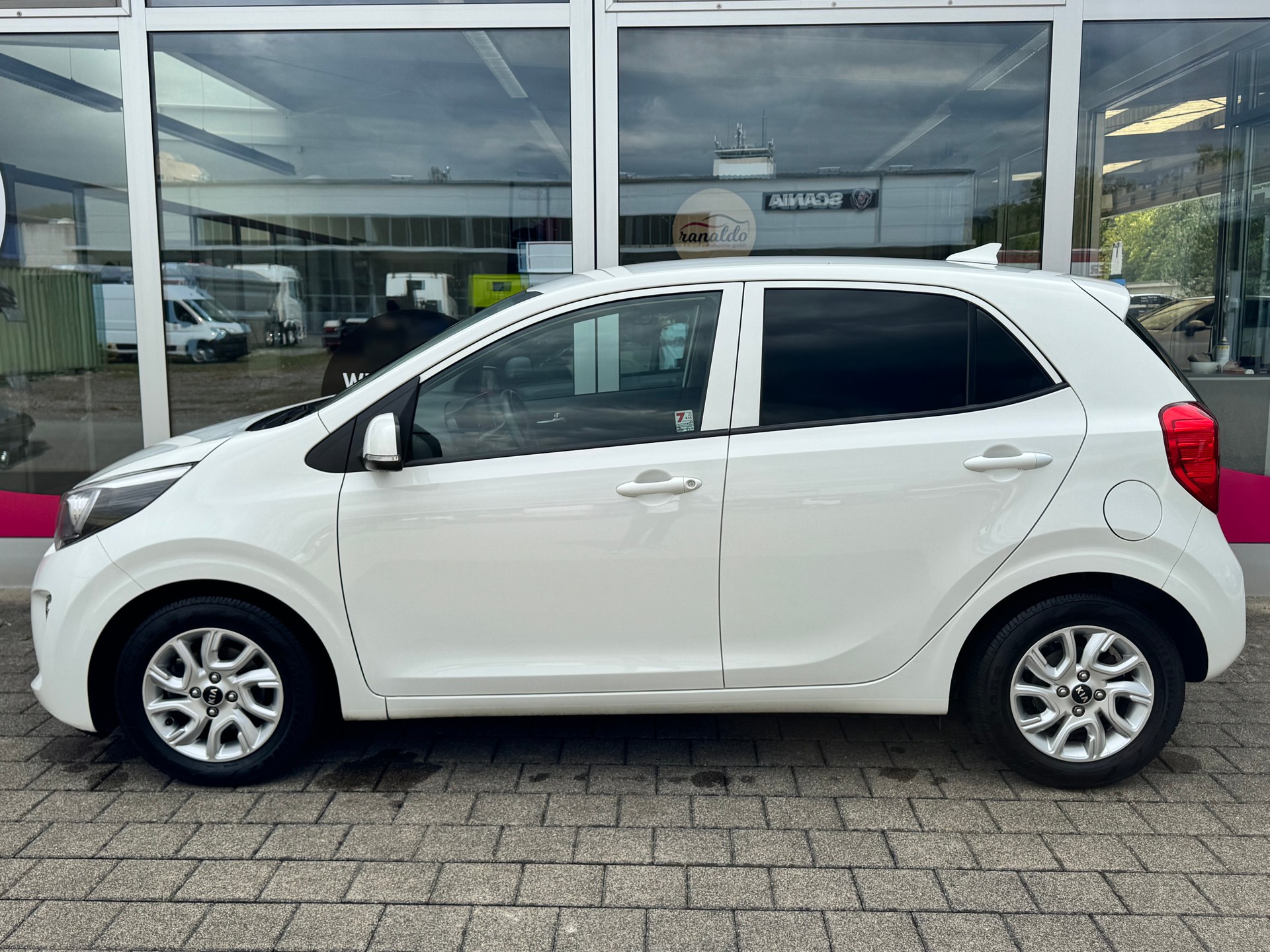 KIA Picanto 1.2 CVVT Swiss City Line+Navigation+Rückfahrkamera+Bluetooth+14"Alu+8-fach+Tempomat+Sitz-/Lenkradheizung+-image-4
