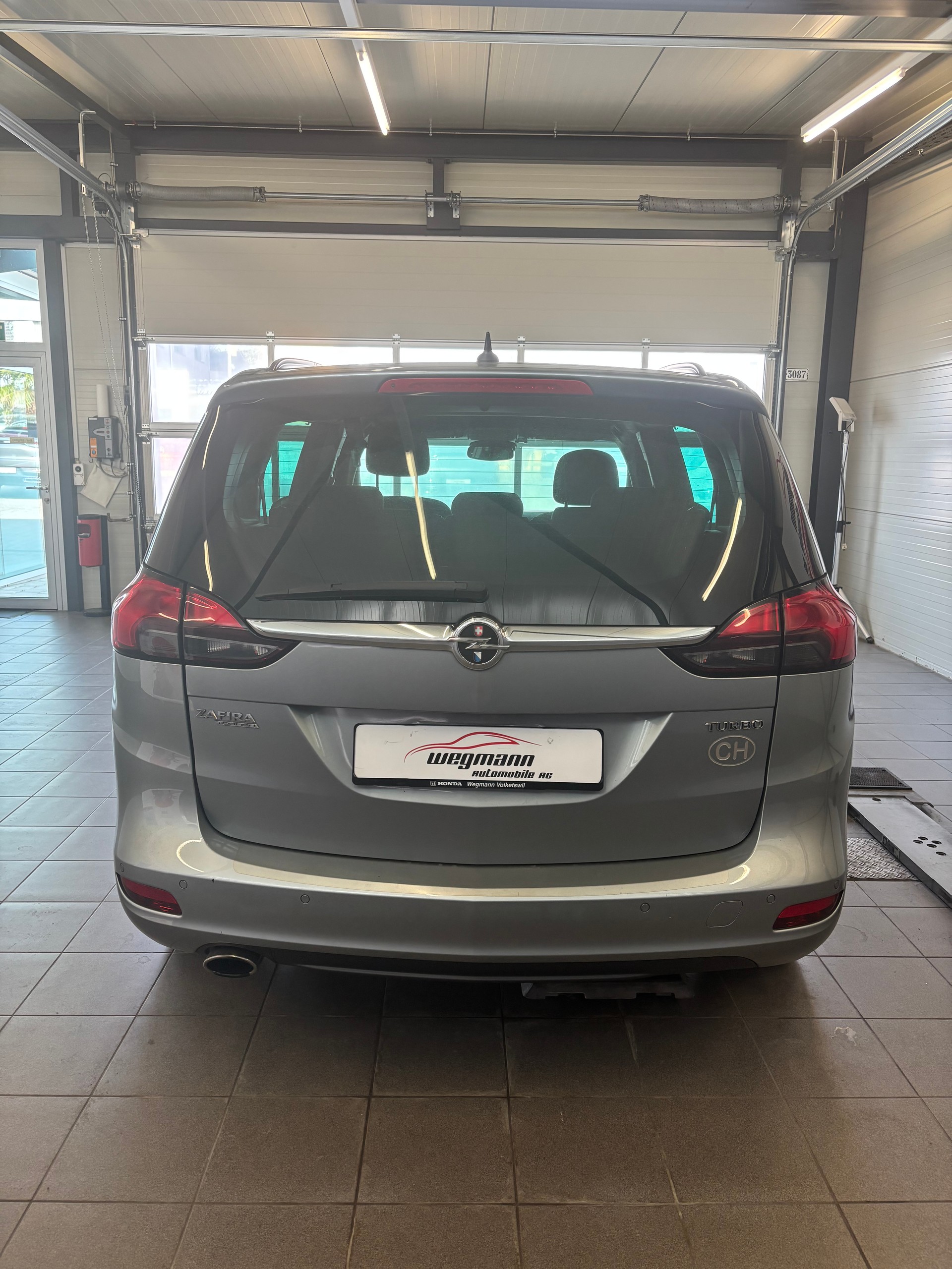 OPEL Zafira Tourer 1.6i 16V Turbo Sport Automatic-image-4