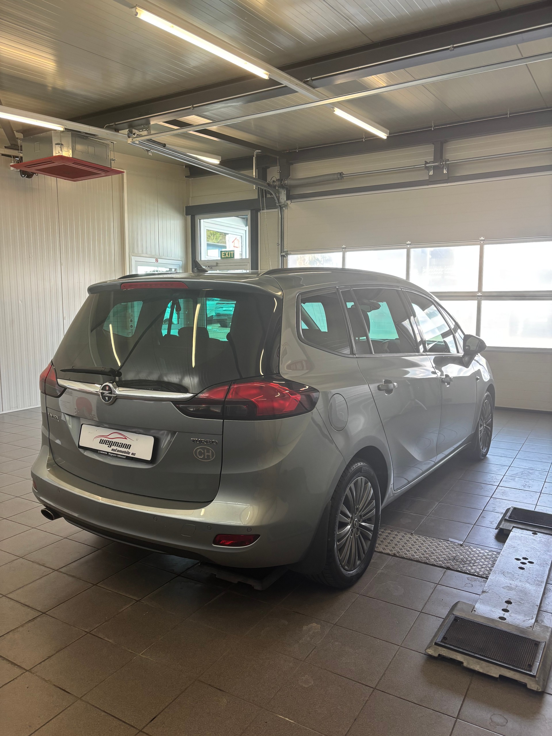 OPEL Zafira Tourer 1.6i 16V Turbo Sport Automatic-image-3