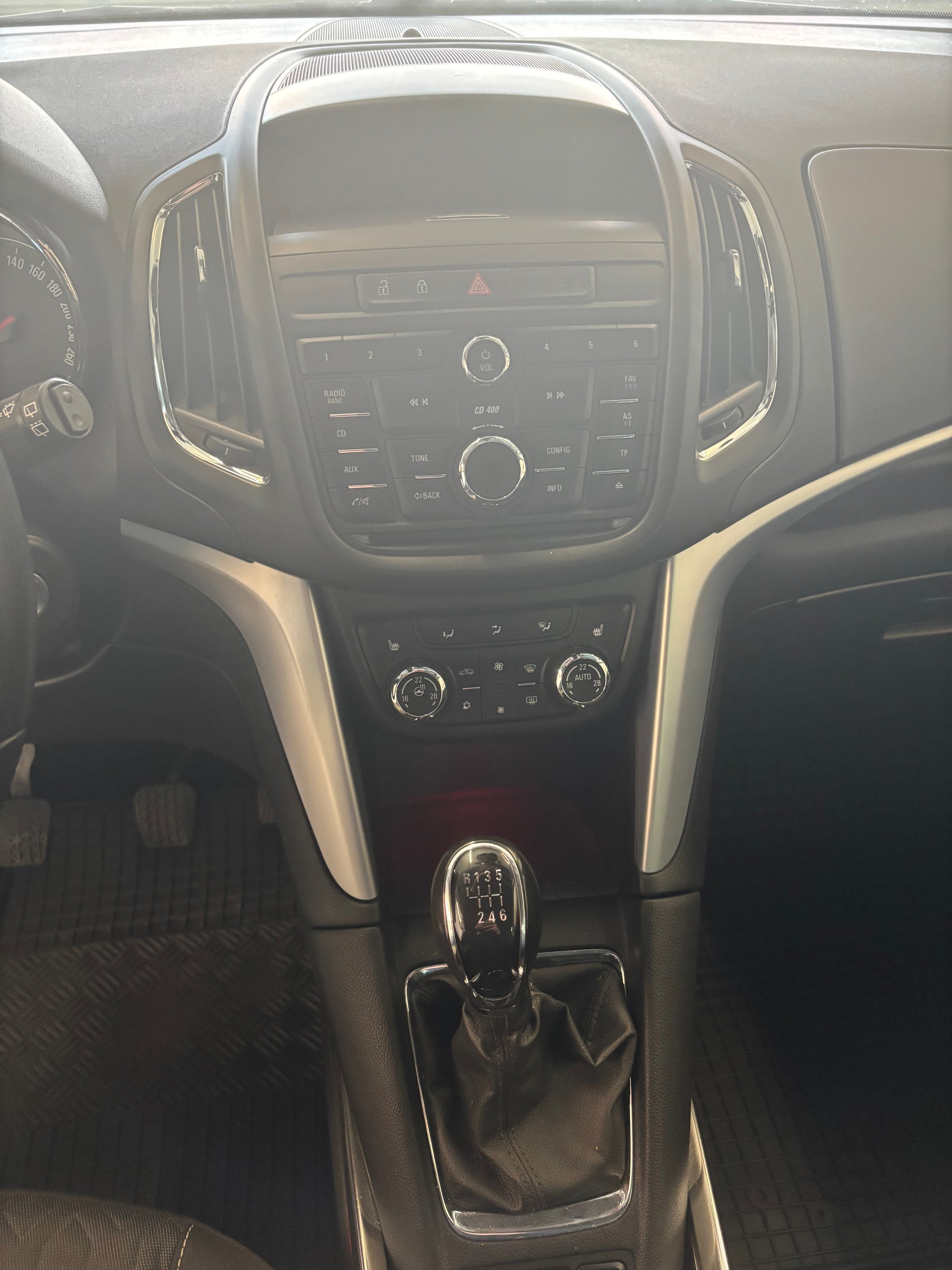 OPEL Zafira Tourer 1.6i 16V Turbo Sport Automatic-image-9
