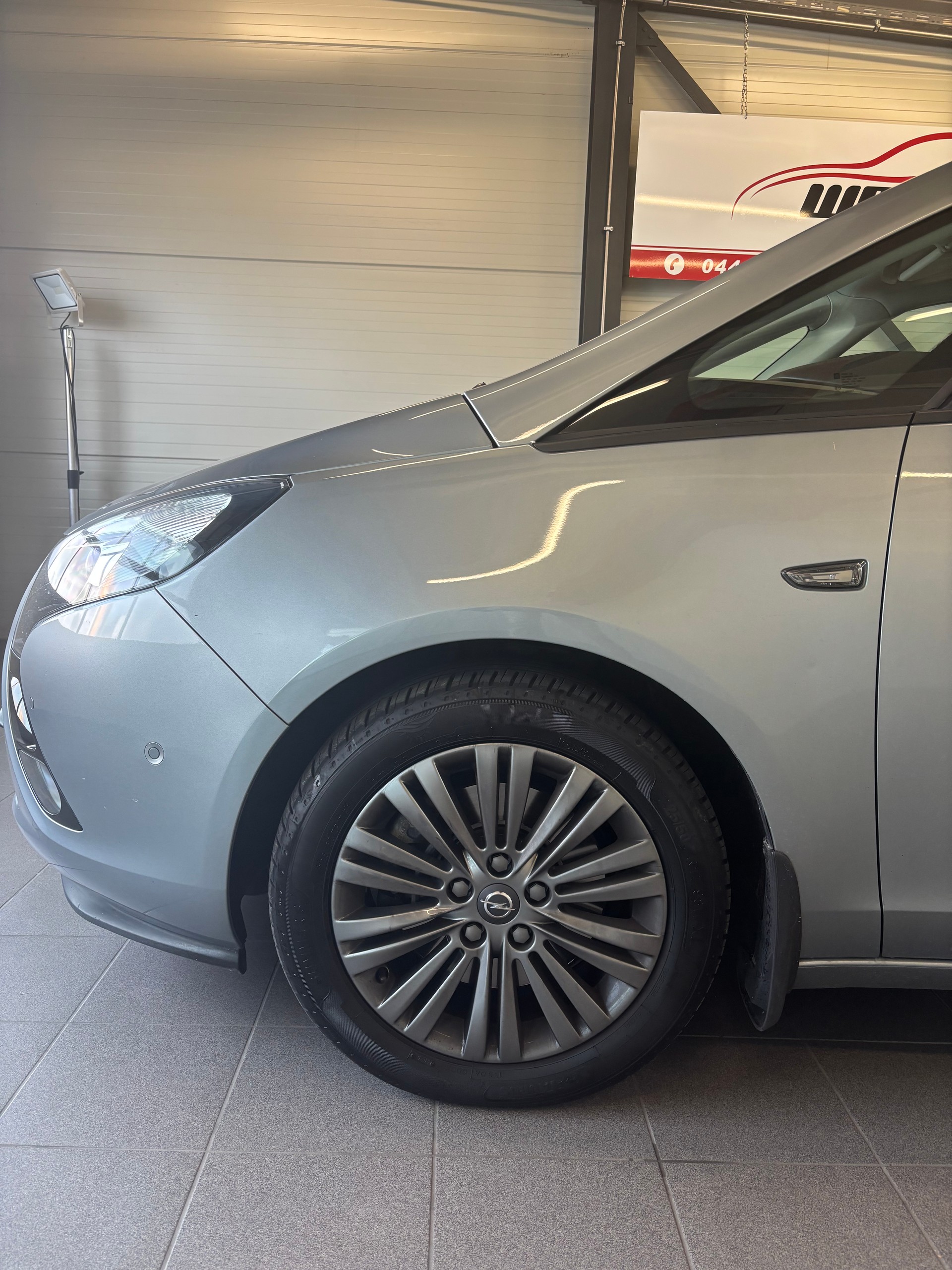 OPEL Zafira Tourer 1.6i 16V Turbo Sport Automatic-image-6