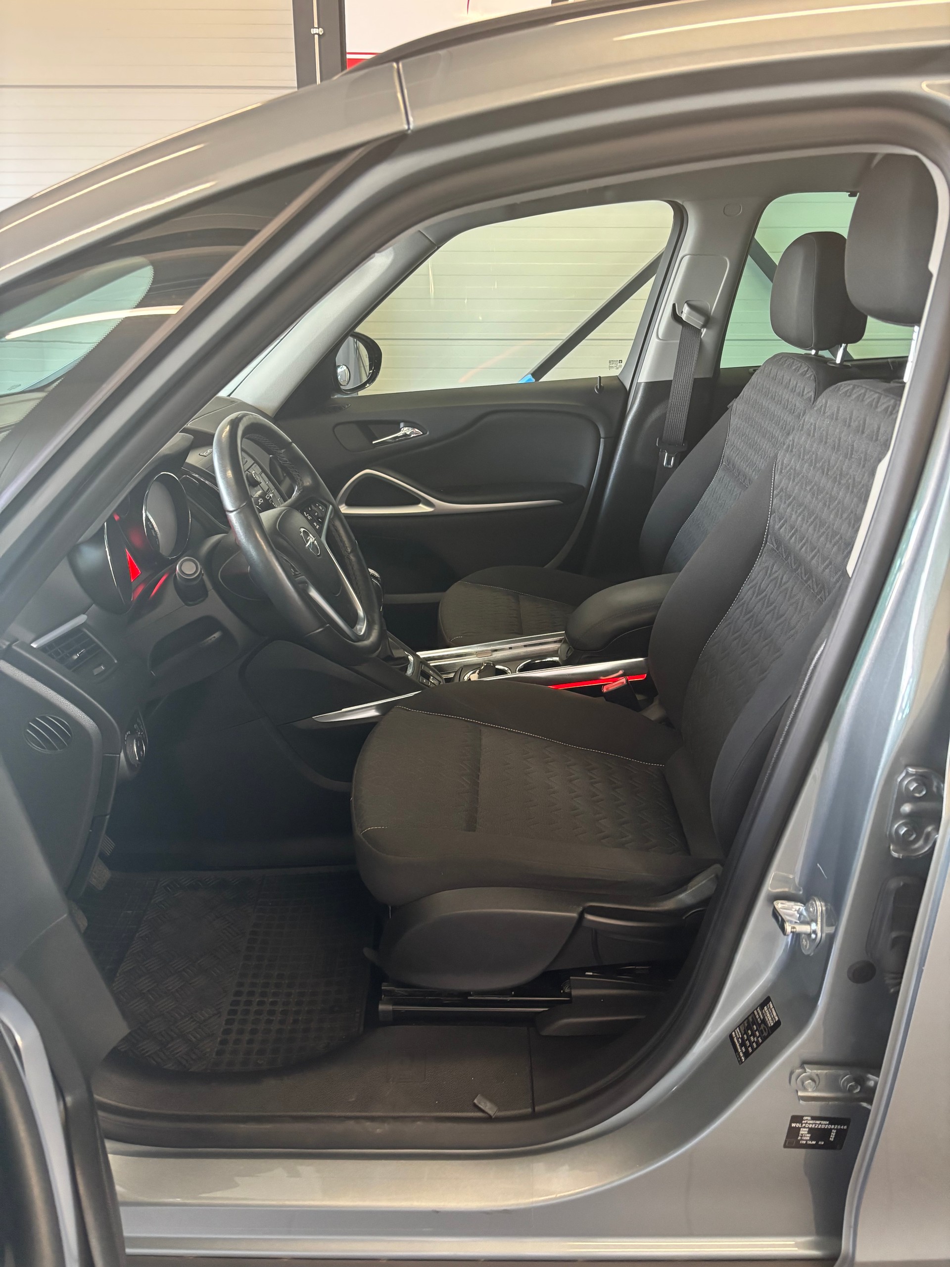 OPEL Zafira Tourer 1.6i 16V Turbo Sport Automatic-image-7