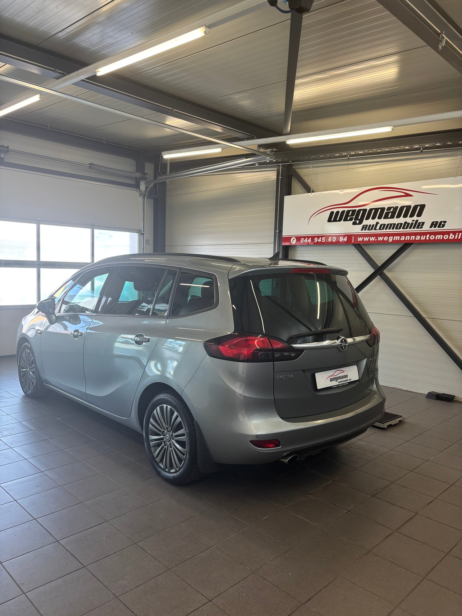 OPEL Zafira Tourer 1.6i 16V Turbo Sport Automatic-image-5