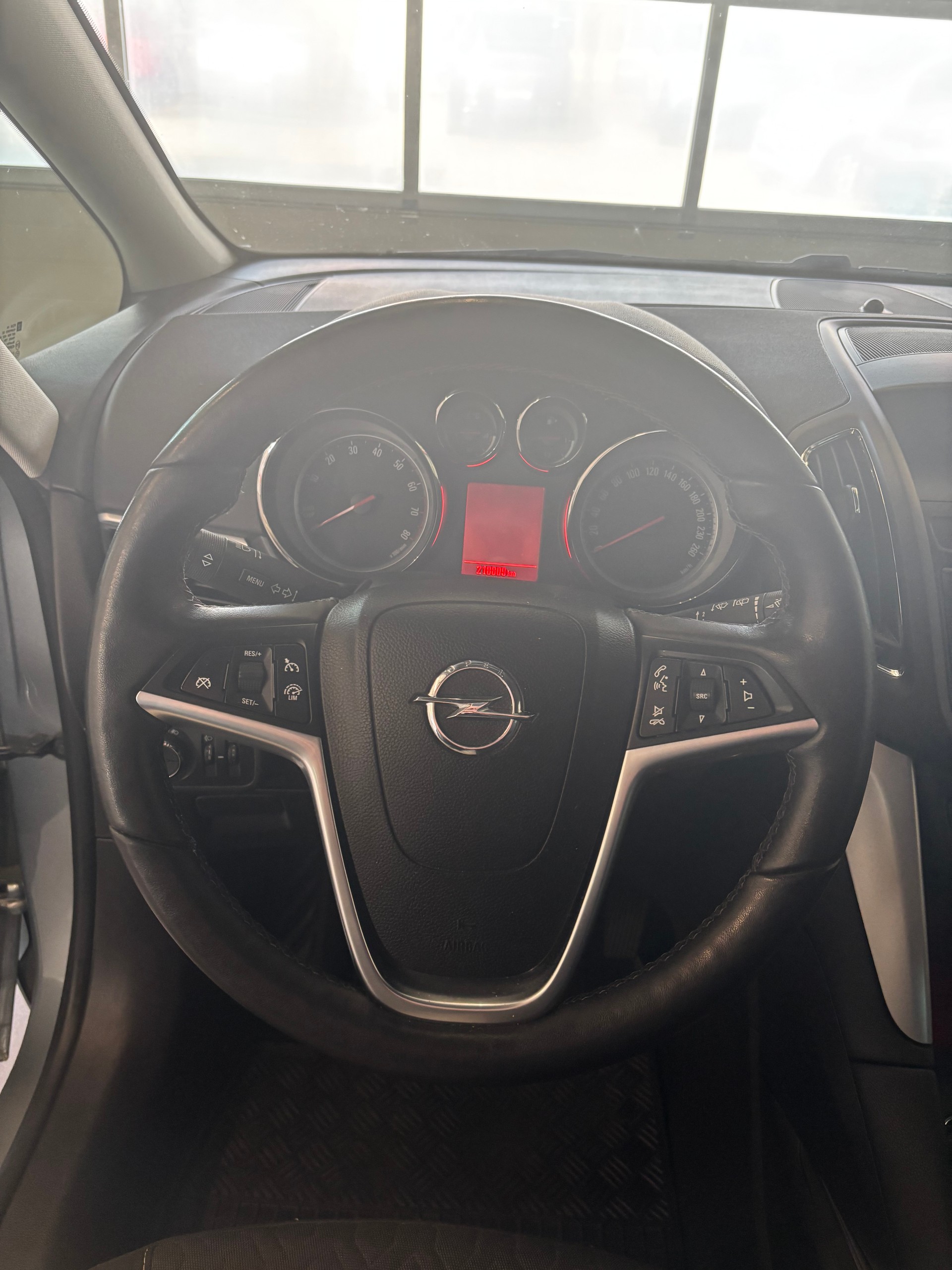 OPEL Zafira Tourer 1.6i 16V Turbo Sport Automatic-image-8