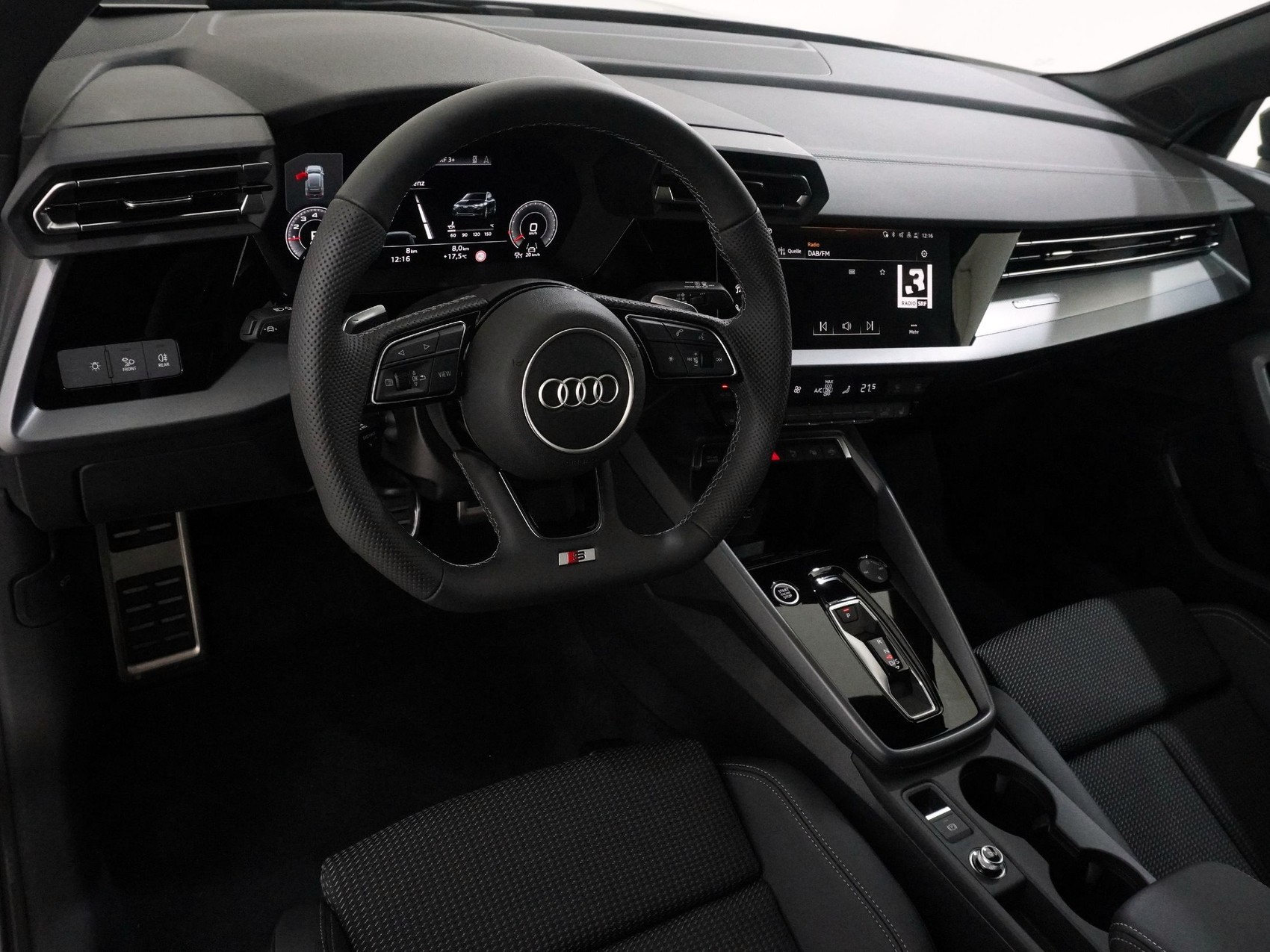 AUDI A3 Sportback 2.0 40 TFSI S Line quattro S-Tronic-image-9