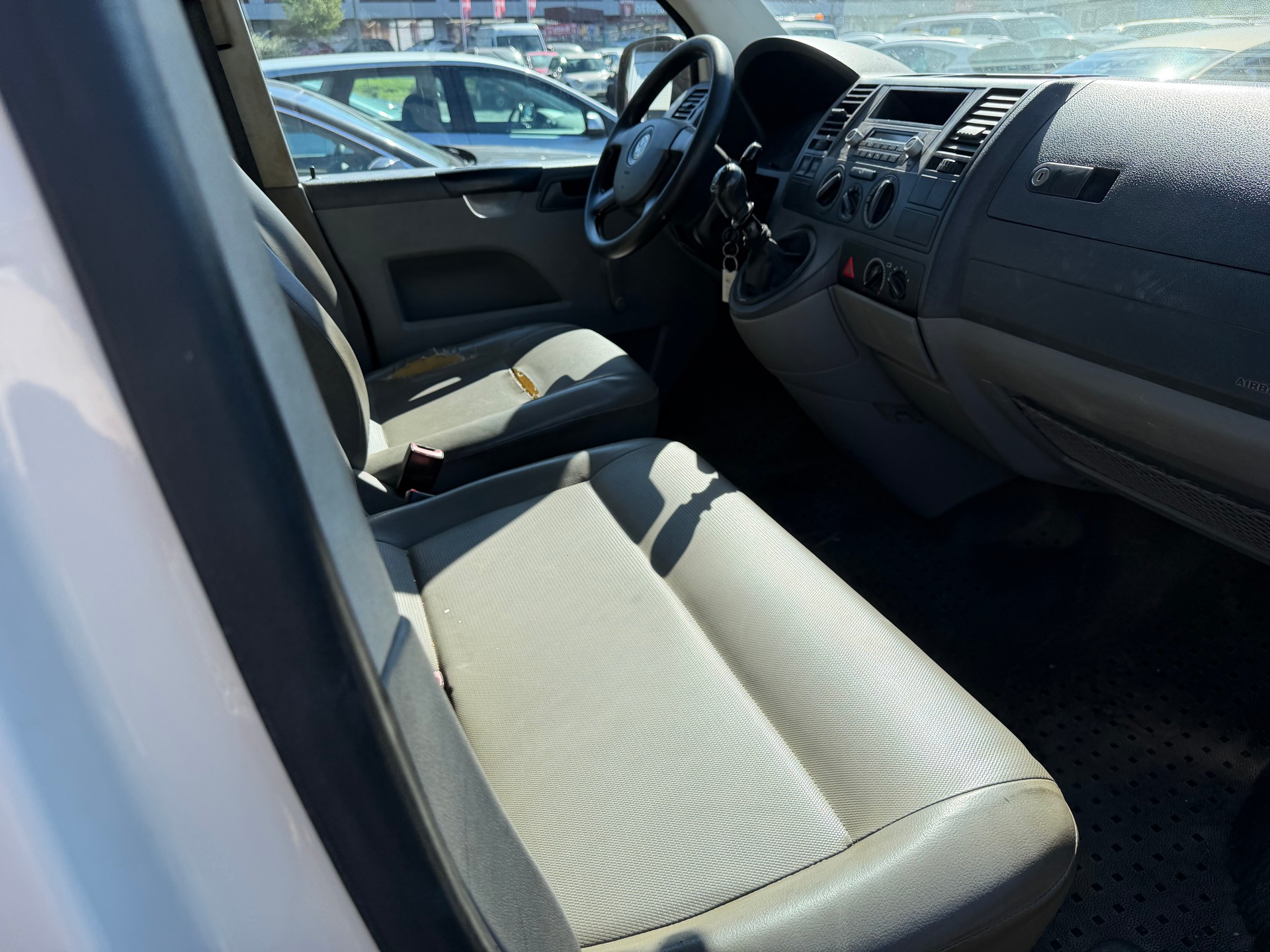 VW T5 Caravelle Trend 1.9 TDI PD-image-5