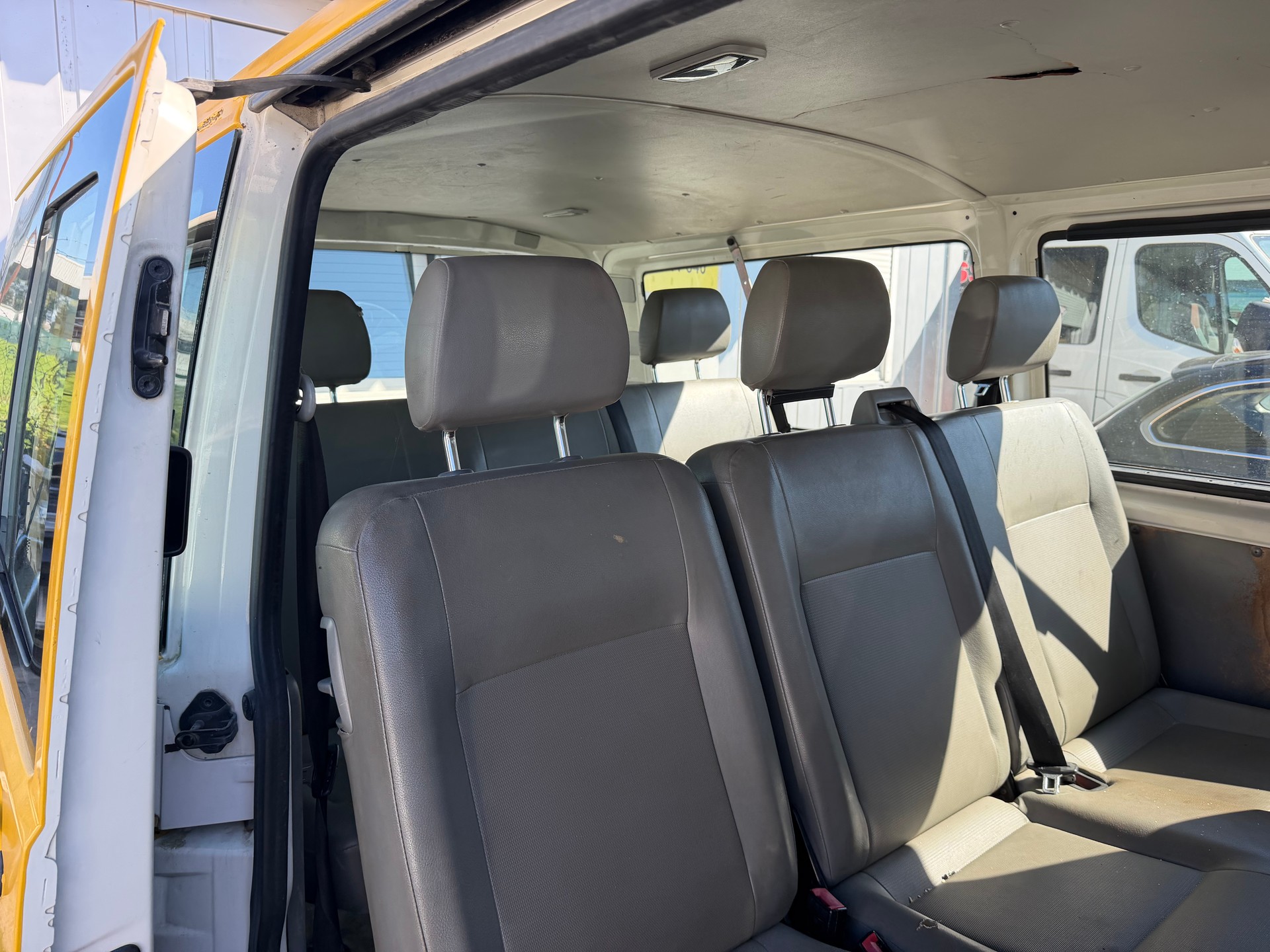 VW T5 Caravelle Trend 1.9 TDI PD-image-6