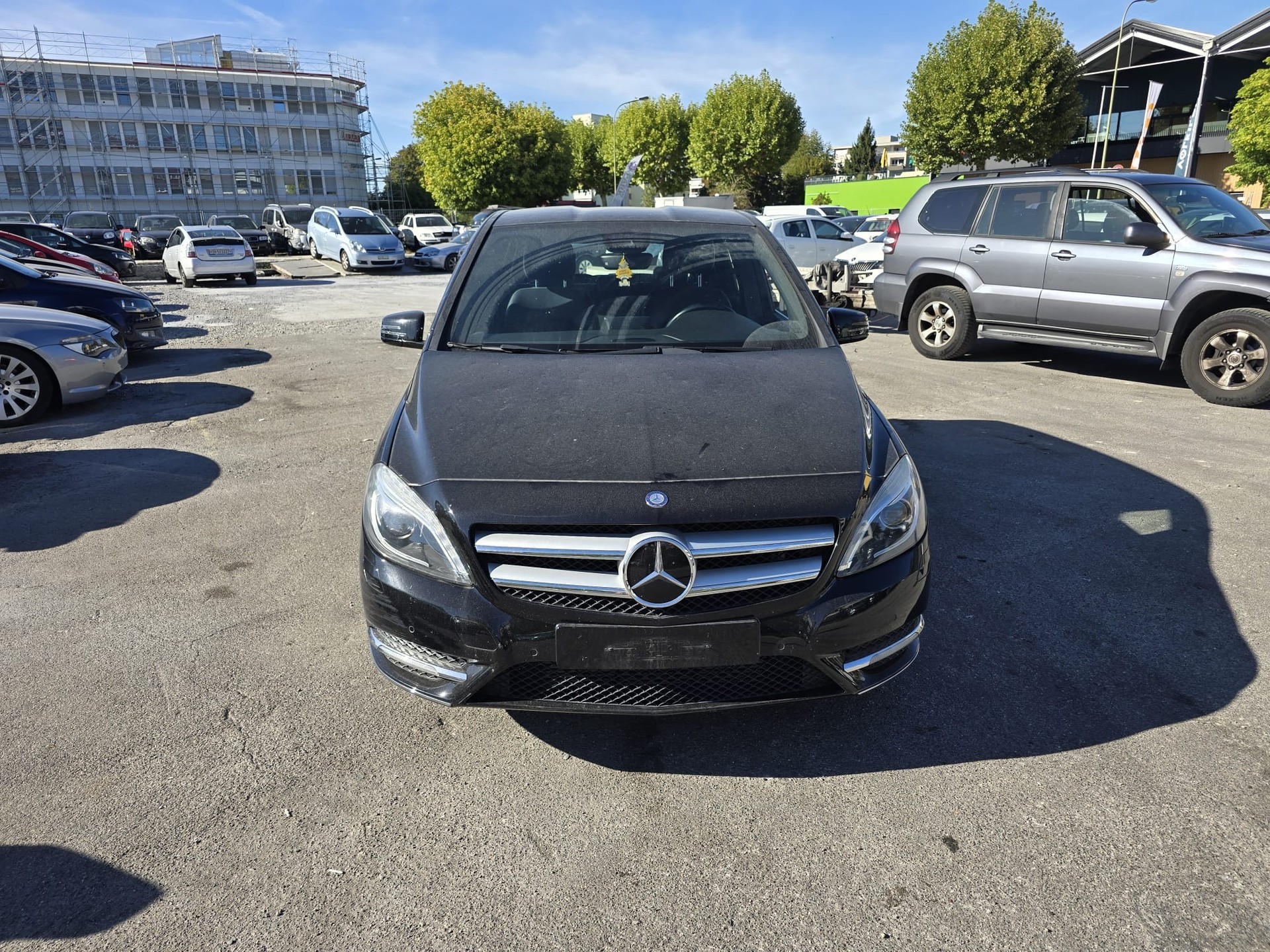 MERCEDES-BENZ B 180 Active Edition-image-0