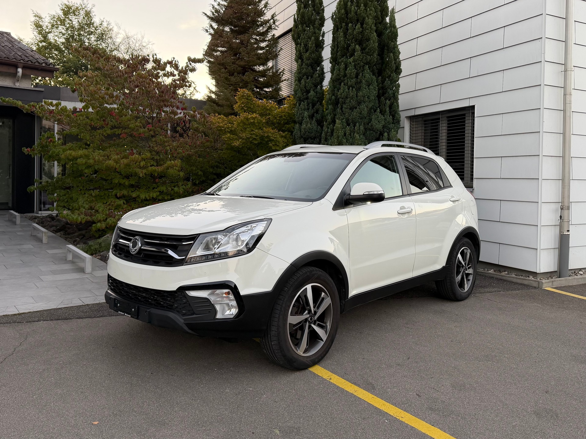 KGM-SsangYong Korando 2.2 e-XDi Sapphire 4x4 4WD Automatic *inkl. Anhängerkupplung*-image-1