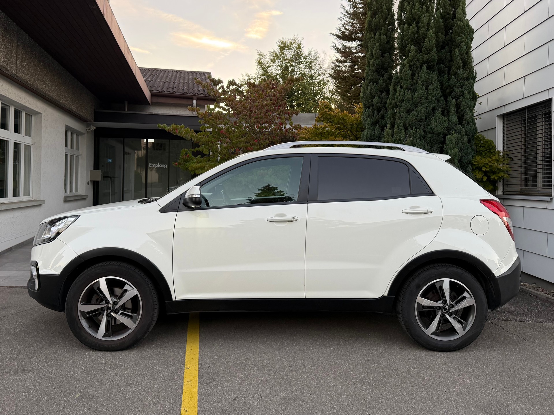KGM-SsangYong Korando 2.2 e-XDi Sapphire 4x4 4WD Automatic *inkl. Anhängerkupplung*-image-4