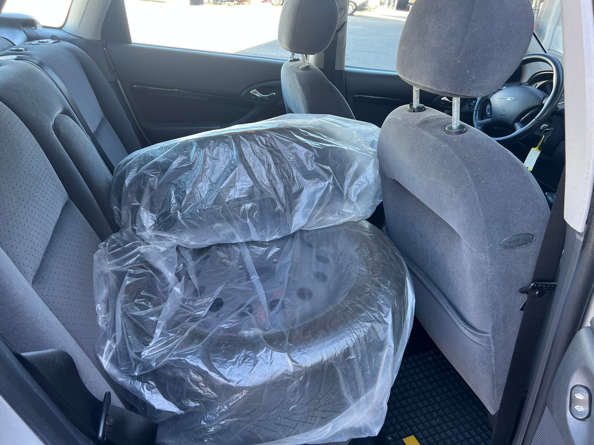 FORD Focus 2.0i 16V Carving-image-9