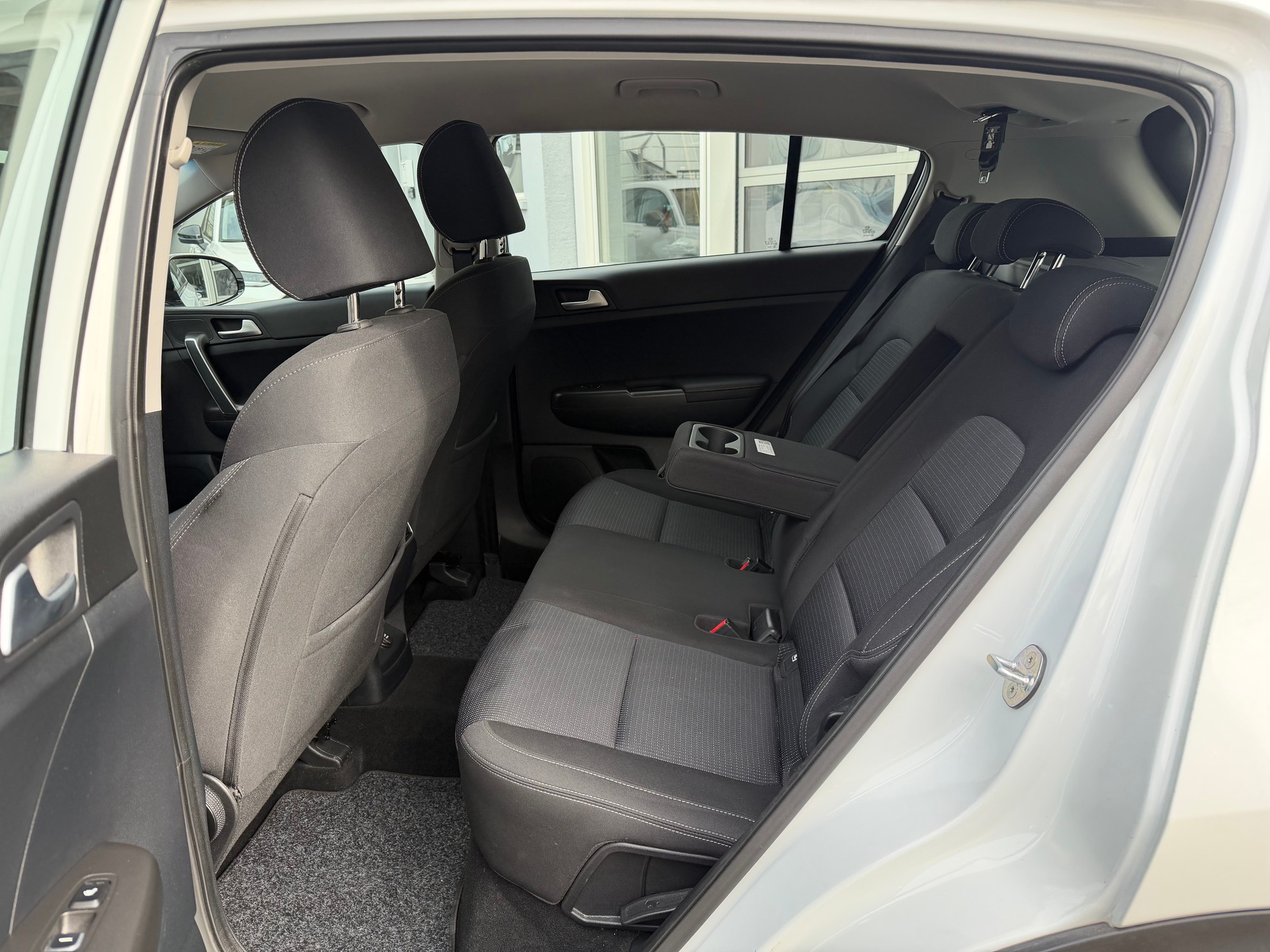 KIA Sportage 1.6 T-GDi Trend 4WD Automat-image-10