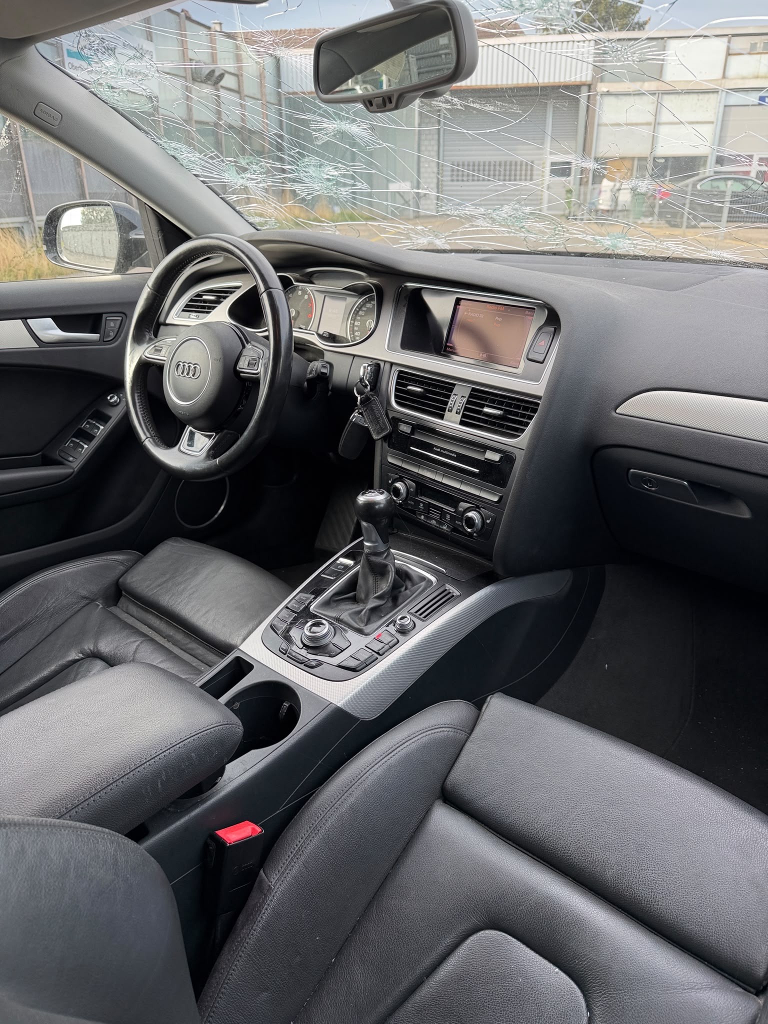 AUDI A4 Avant 2.0 TFSI quattro-image-9
