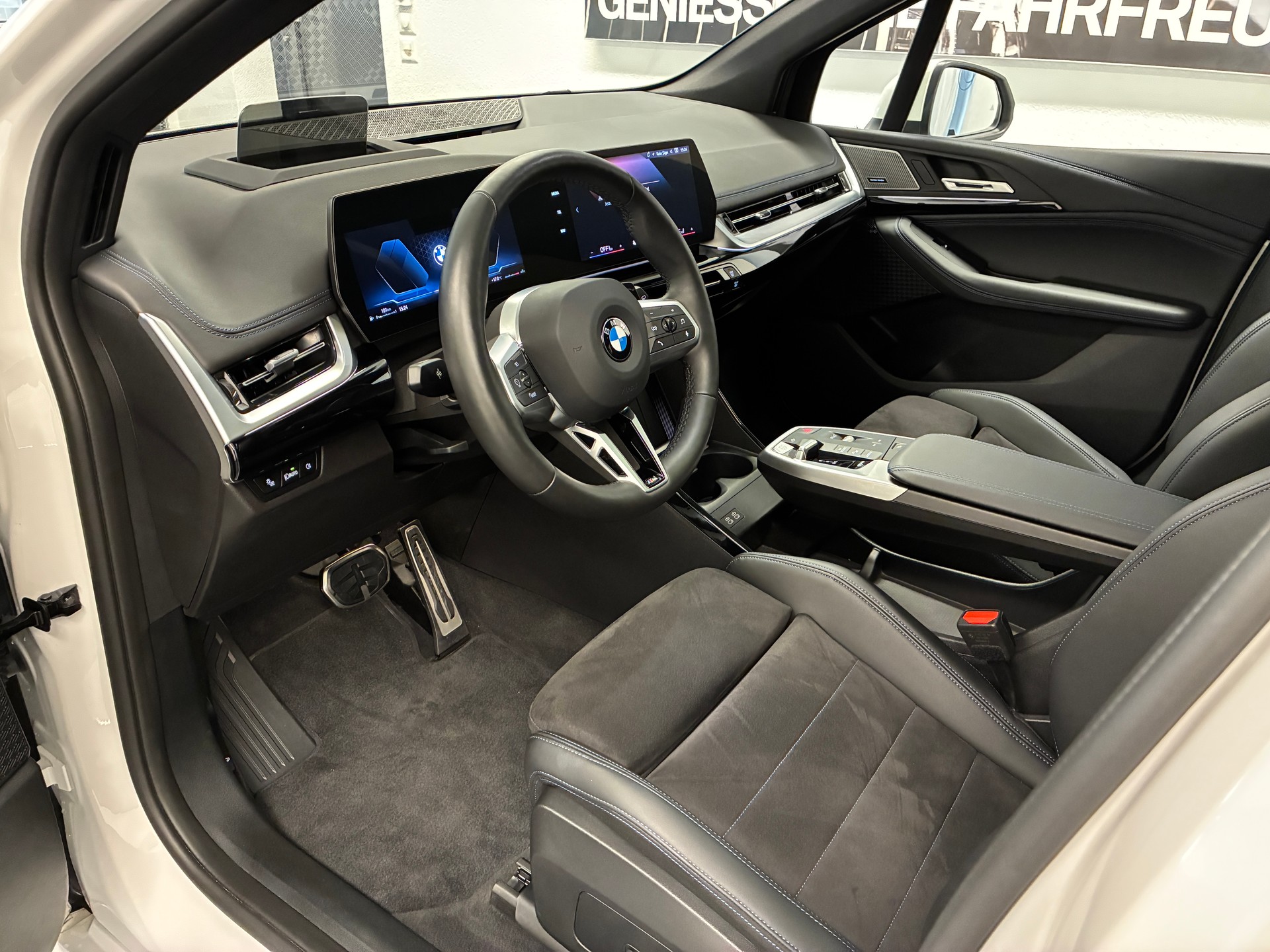 BMW 223i xDrive Active Tourer M Sport-image-8