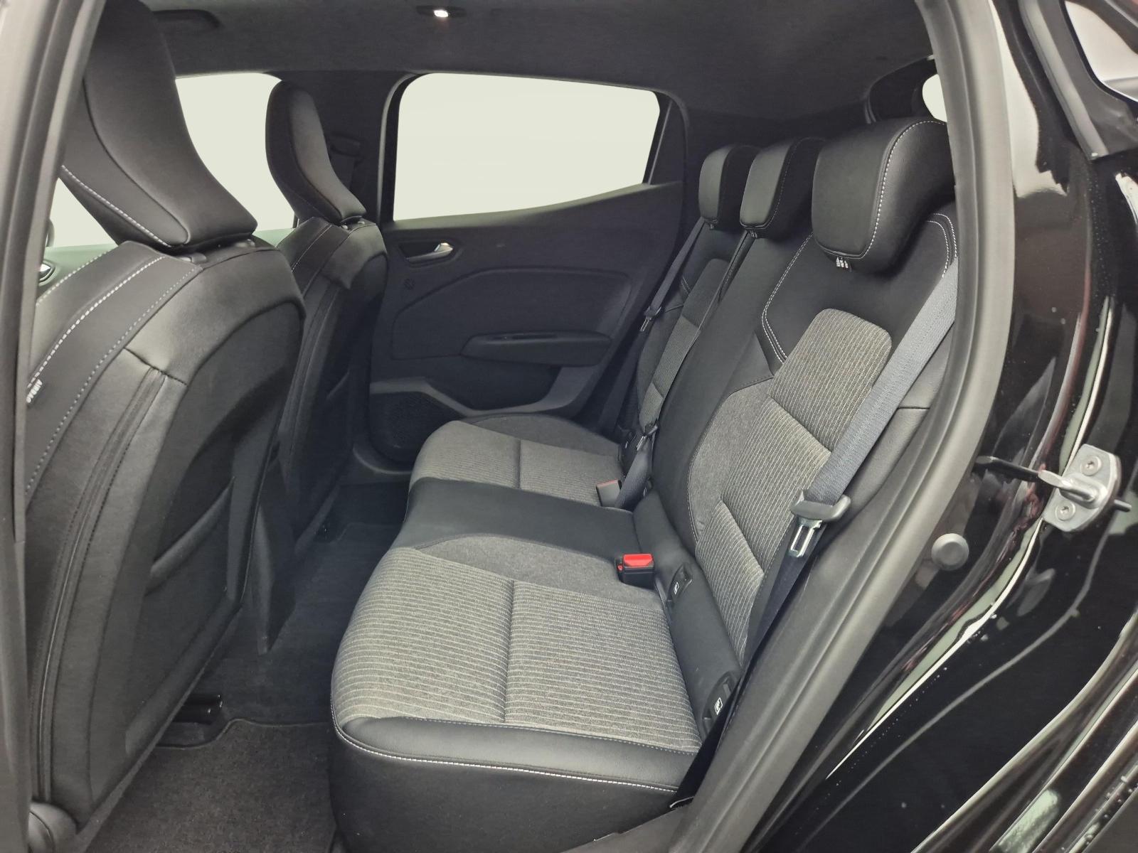 MITSUBISHI Colt 1.6 HEV Instyle-image-3