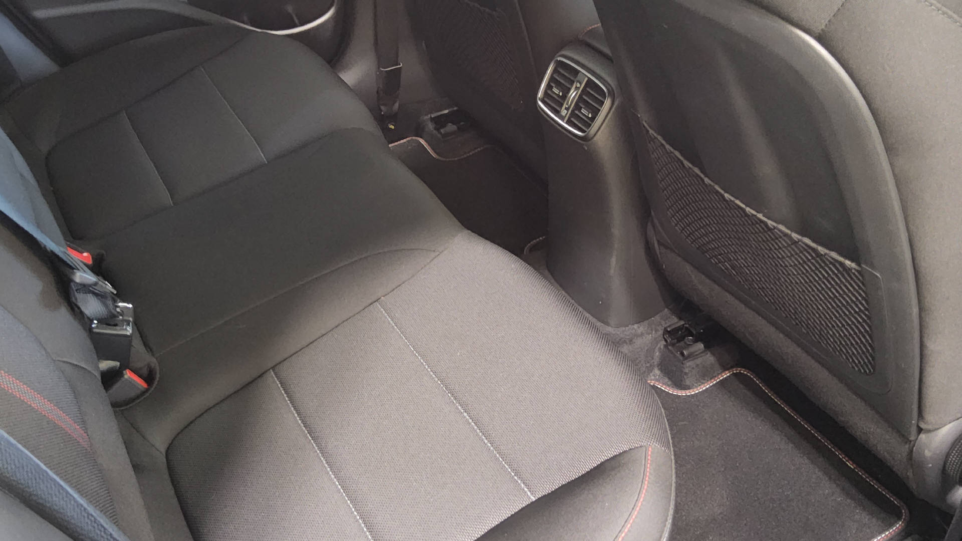 HYUNDAI i30 Wagon 1.5 T-GDi N-Line-image-9