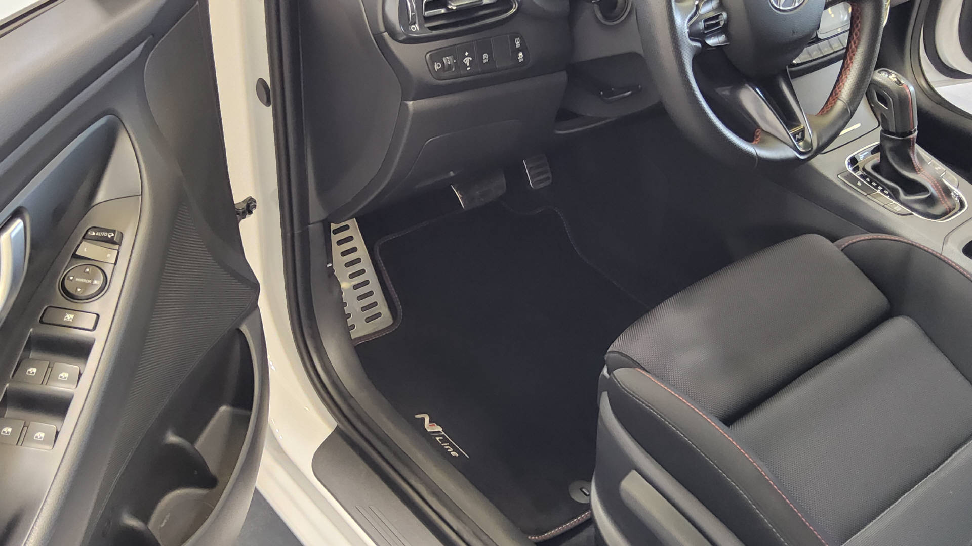 HYUNDAI i30 Wagon 1.5 T-GDi N-Line-image-13