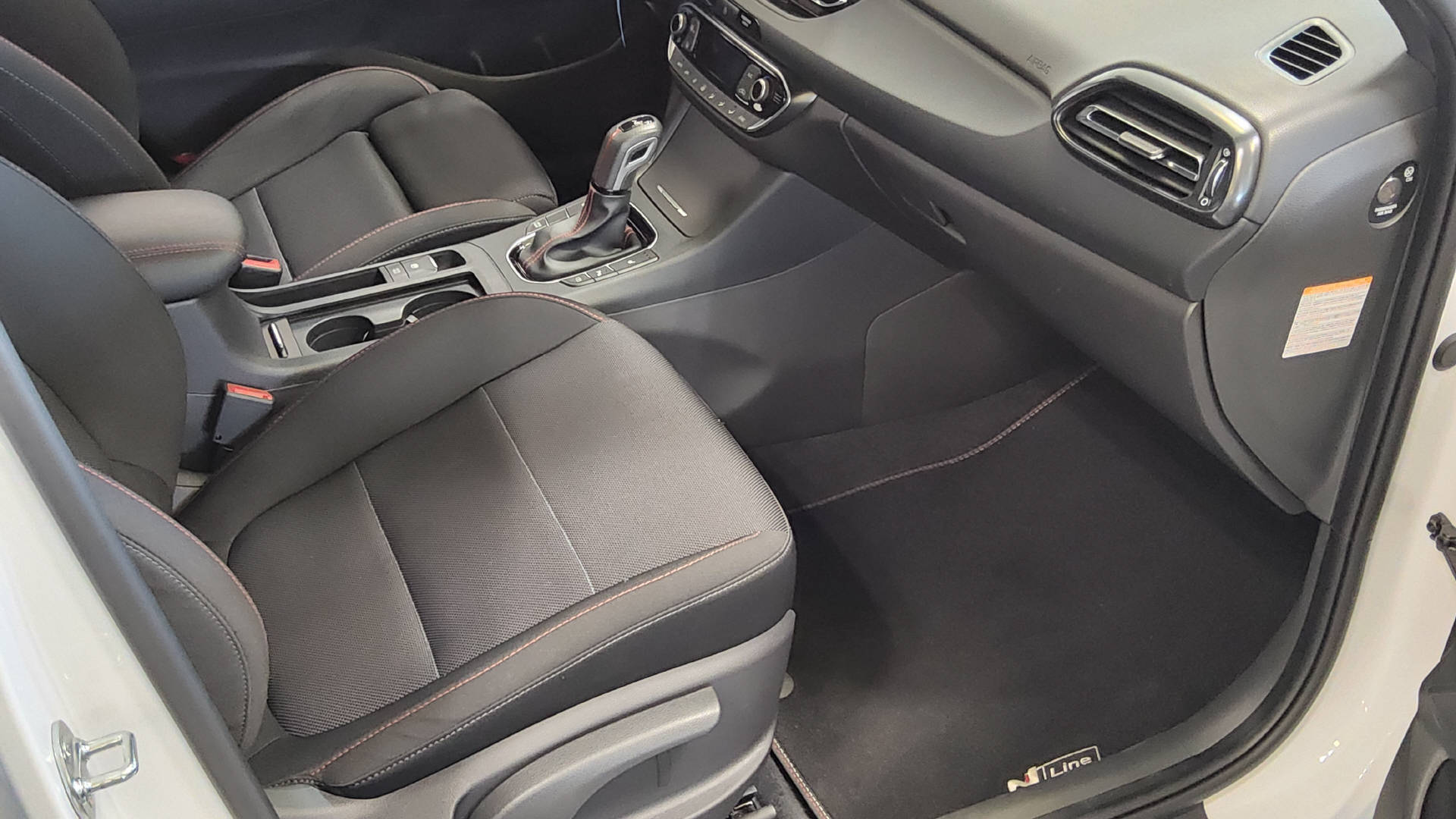 HYUNDAI i30 Wagon 1.5 T-GDi N-Line-image-8