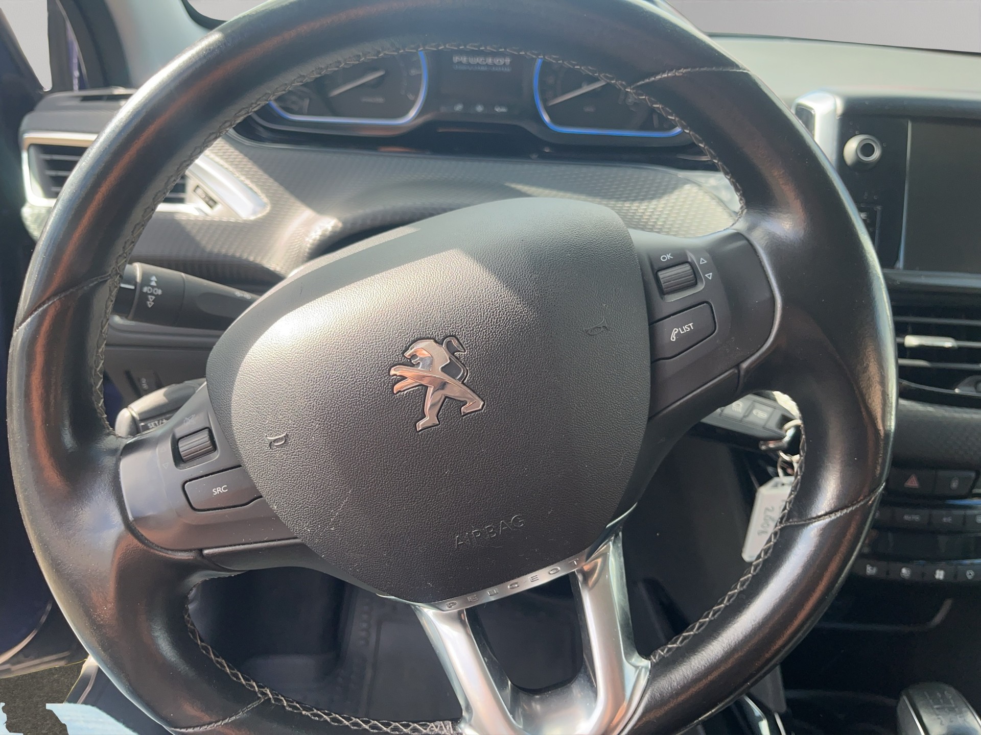 PEUGEOT 2008 1.2 PureTech Féline-image-10