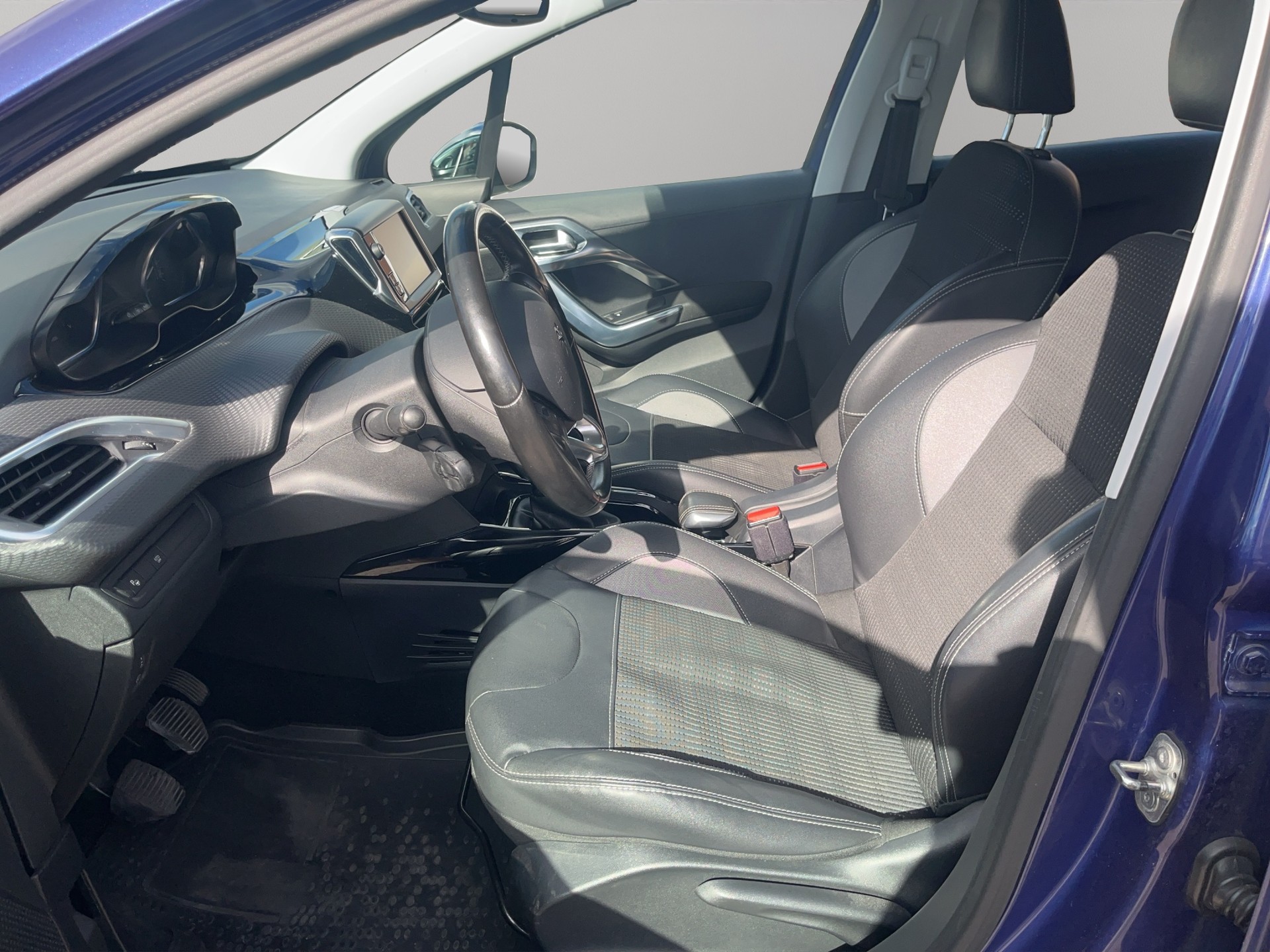PEUGEOT 2008 1.2 PureTech Féline-image-9