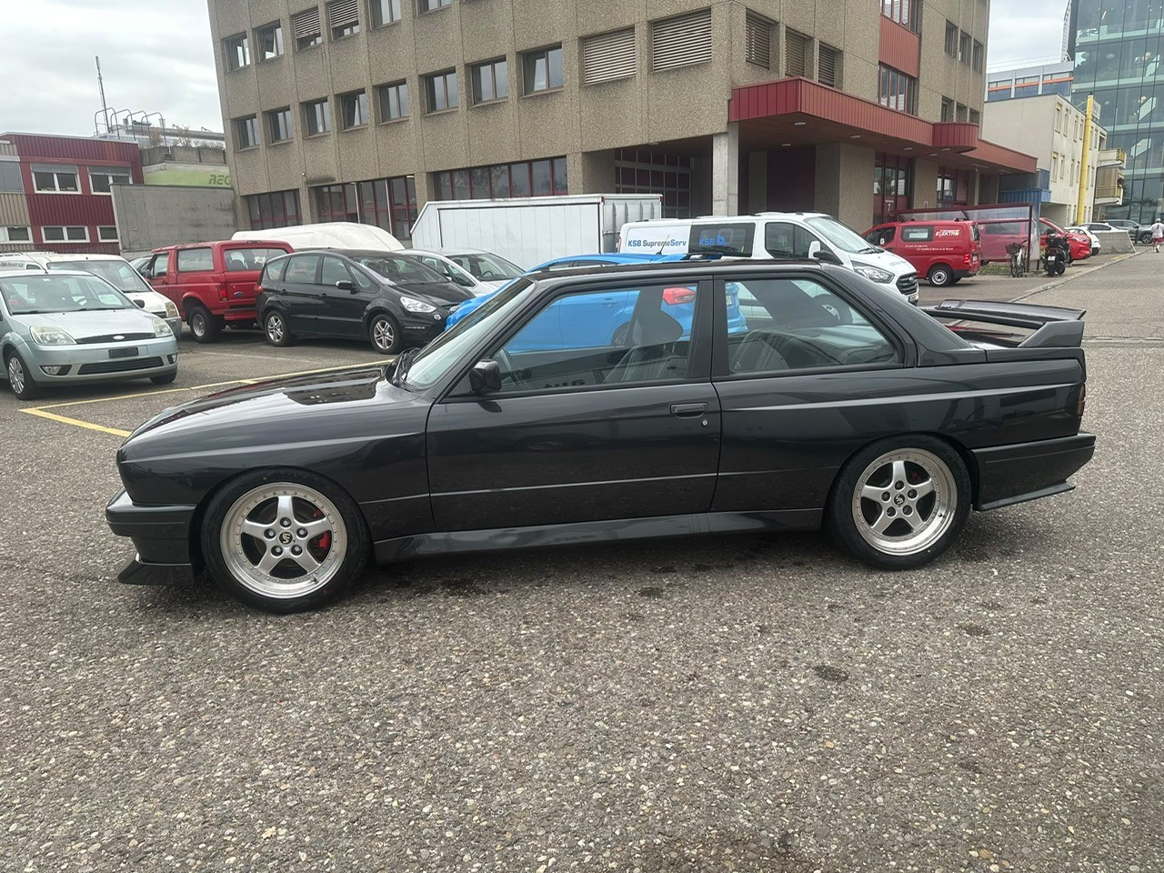 BMW M3-image-3