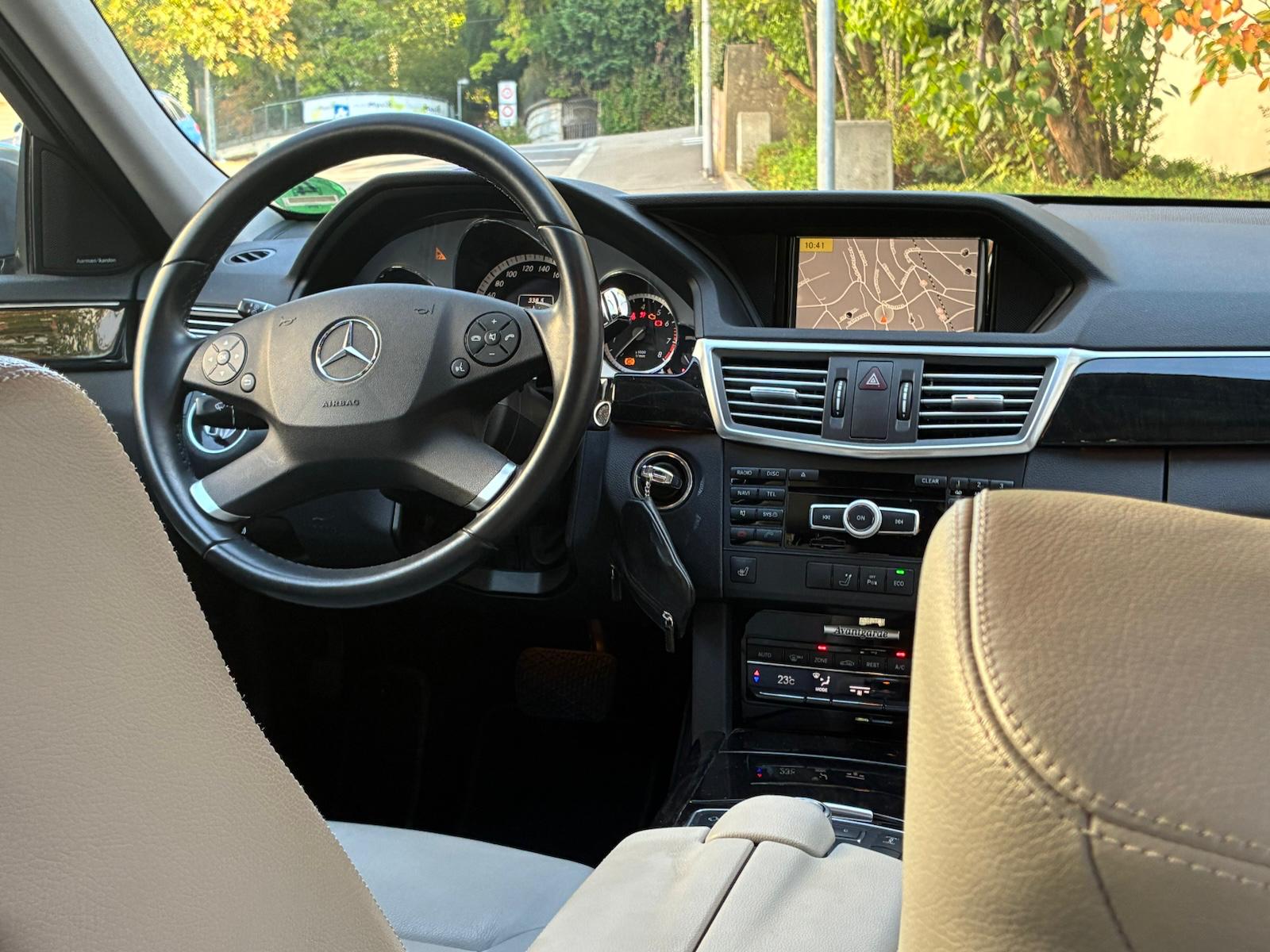 MERCEDES-BENZ E 350 CGI V6 Avantgarde BlueEFFICIENCY T-Modell-image-4