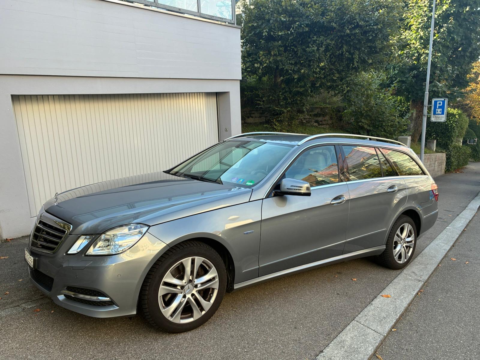 MERCEDES-BENZ E 350 CGI V6 Avantgarde BlueEFFICIENCY T-Modell-image-0