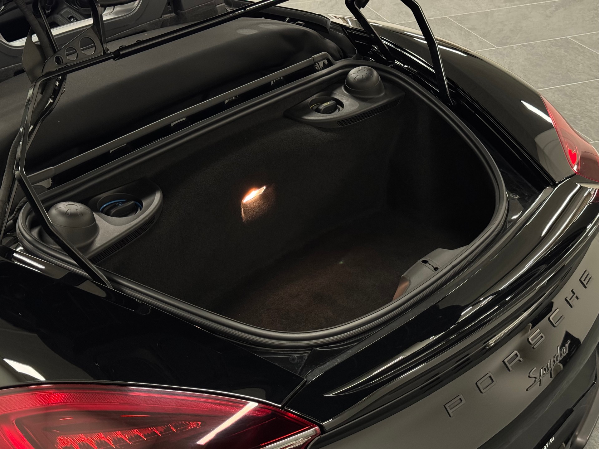 PORSCHE Boxster Spyder 3.8-image-11