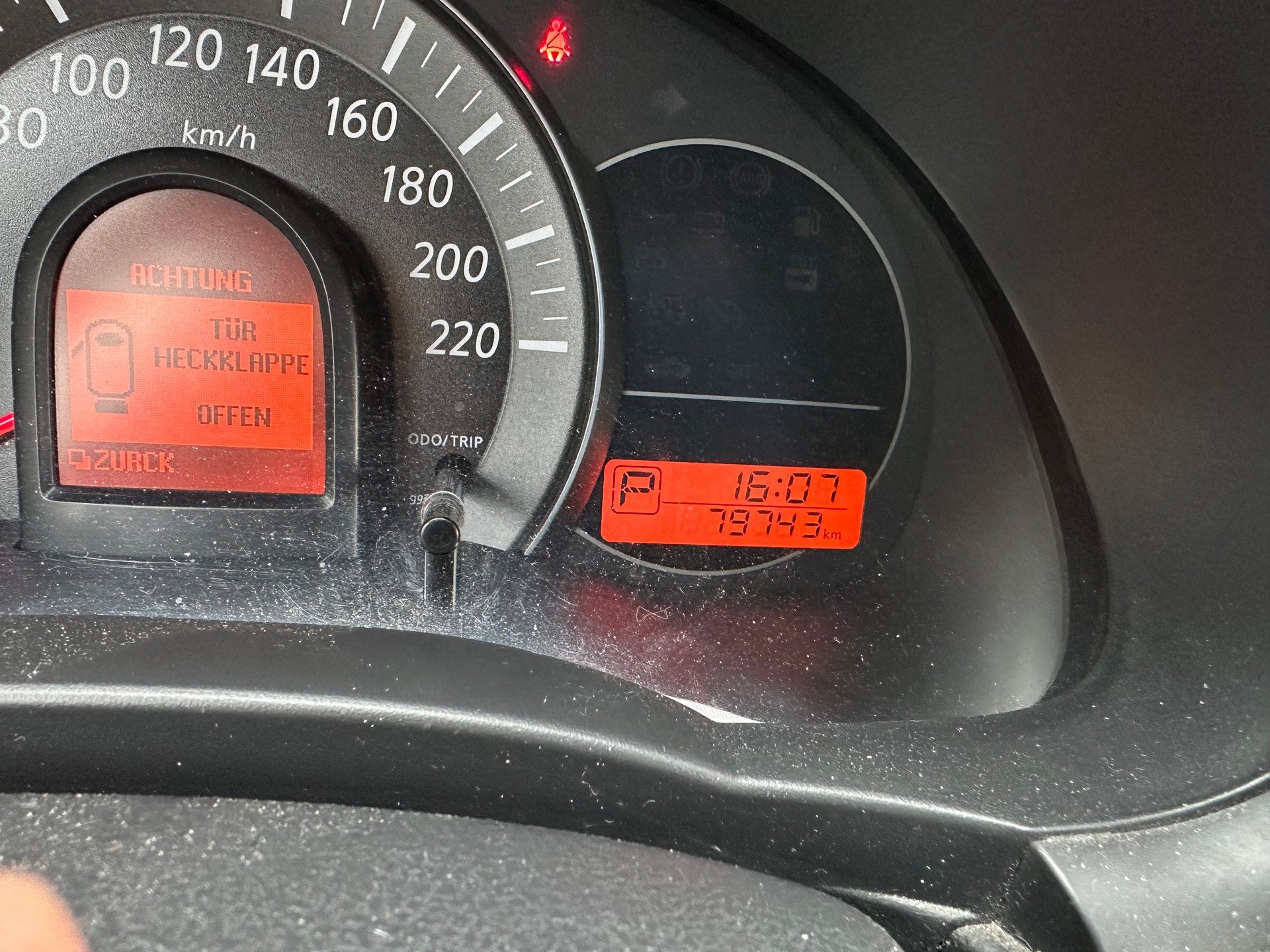 NISSAN Micra 1.2 DIG-S tekna CVT-image-8