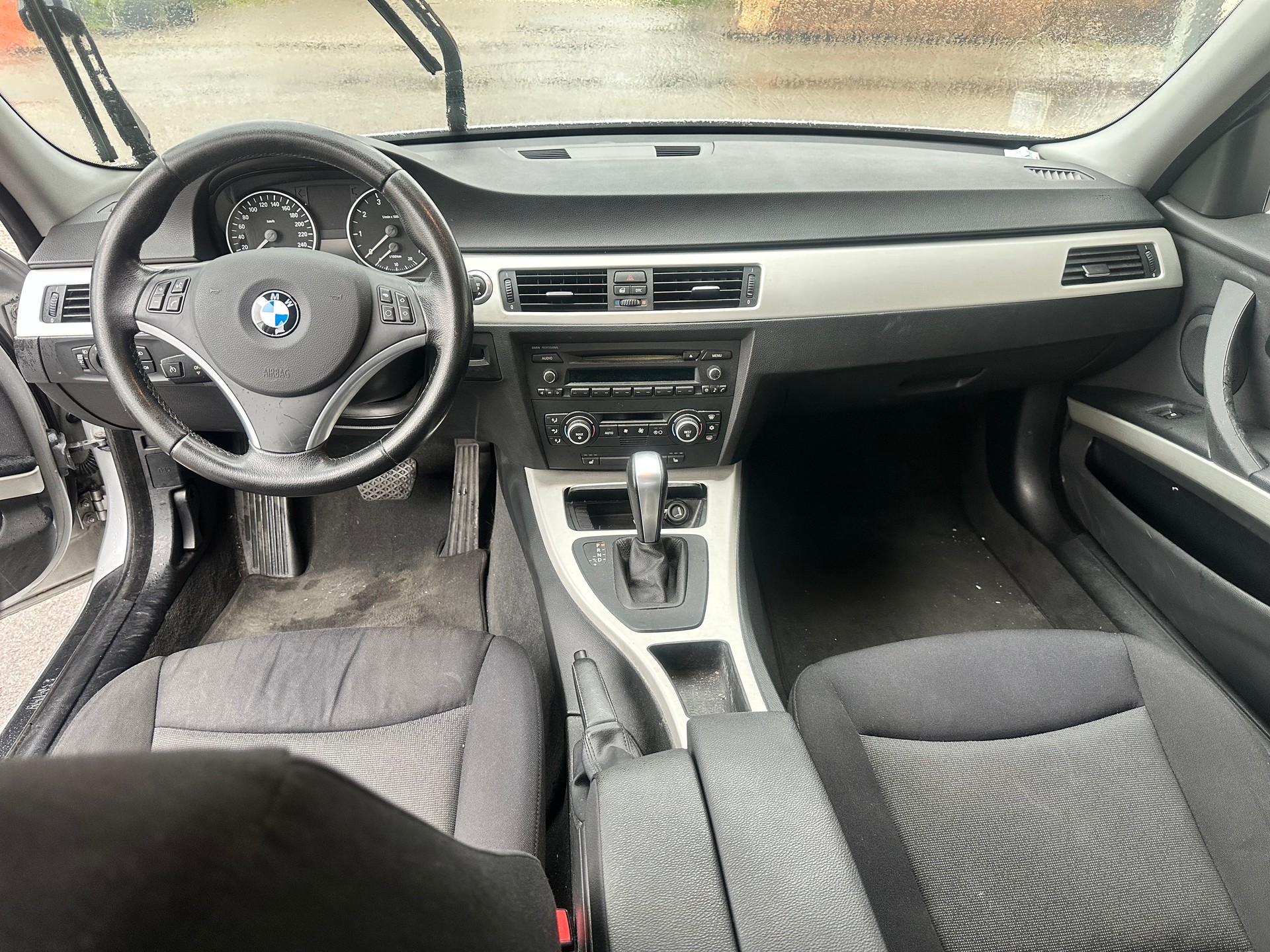 BMW 318i Access Steptronic-image-5