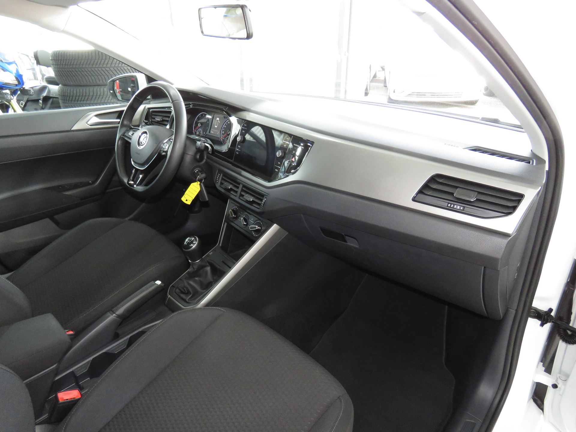 VW Polo 1.0 TSI BMT Comfortline-image-10