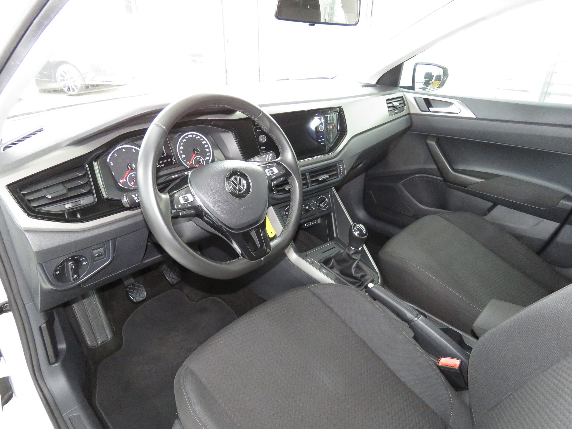 VW Polo 1.0 TSI BMT Comfortline-image-6