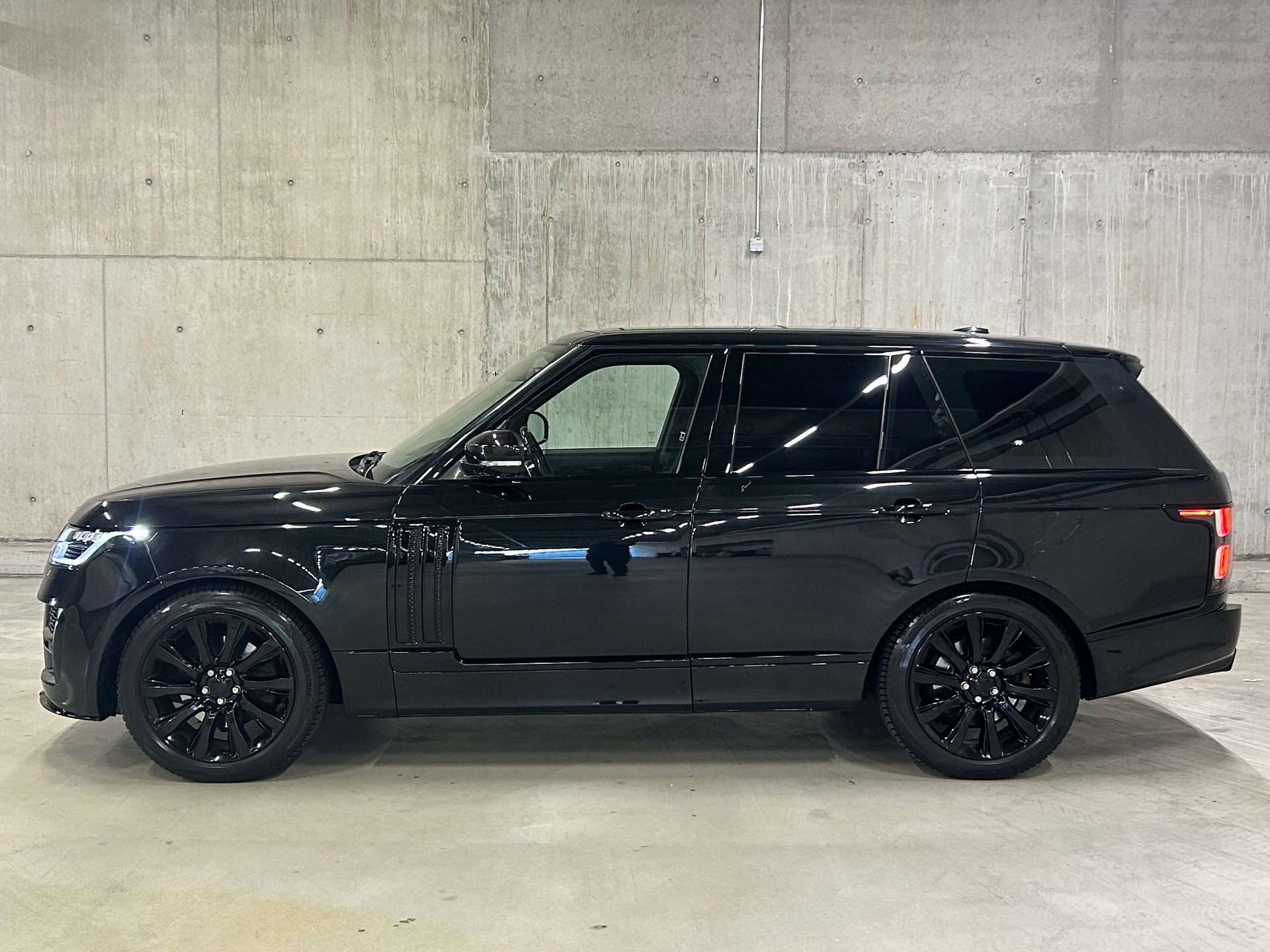 LAND ROVER Range Rover 3.0 TD Autobiography 3.5t AHK.-image-1