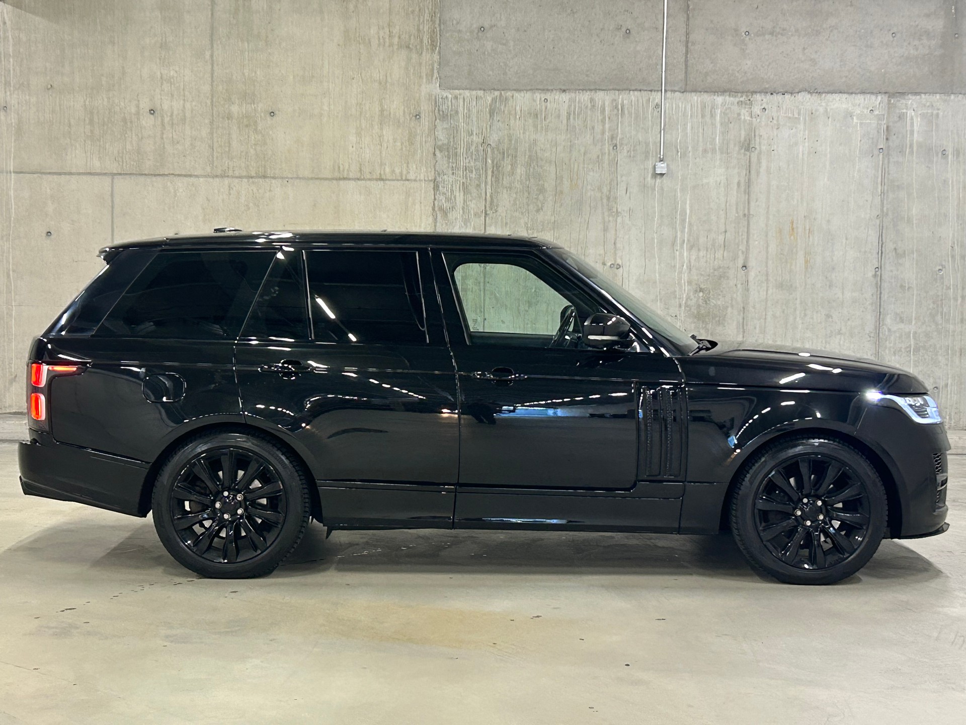 LAND ROVER Range Rover 3.0 TD Autobiography 3.5t AHK.-image-4